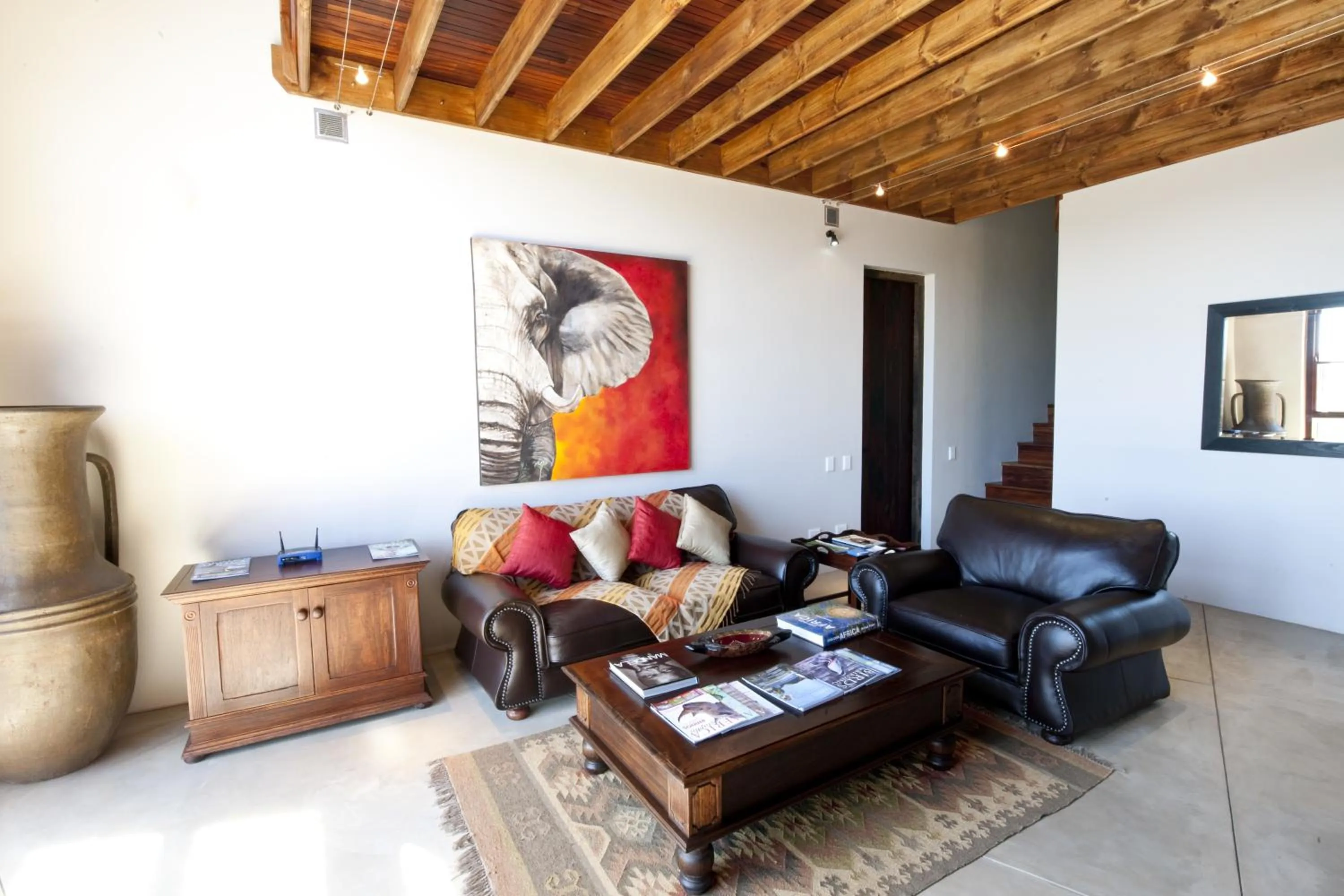 Library, Seating Area in Tamodi Lodge