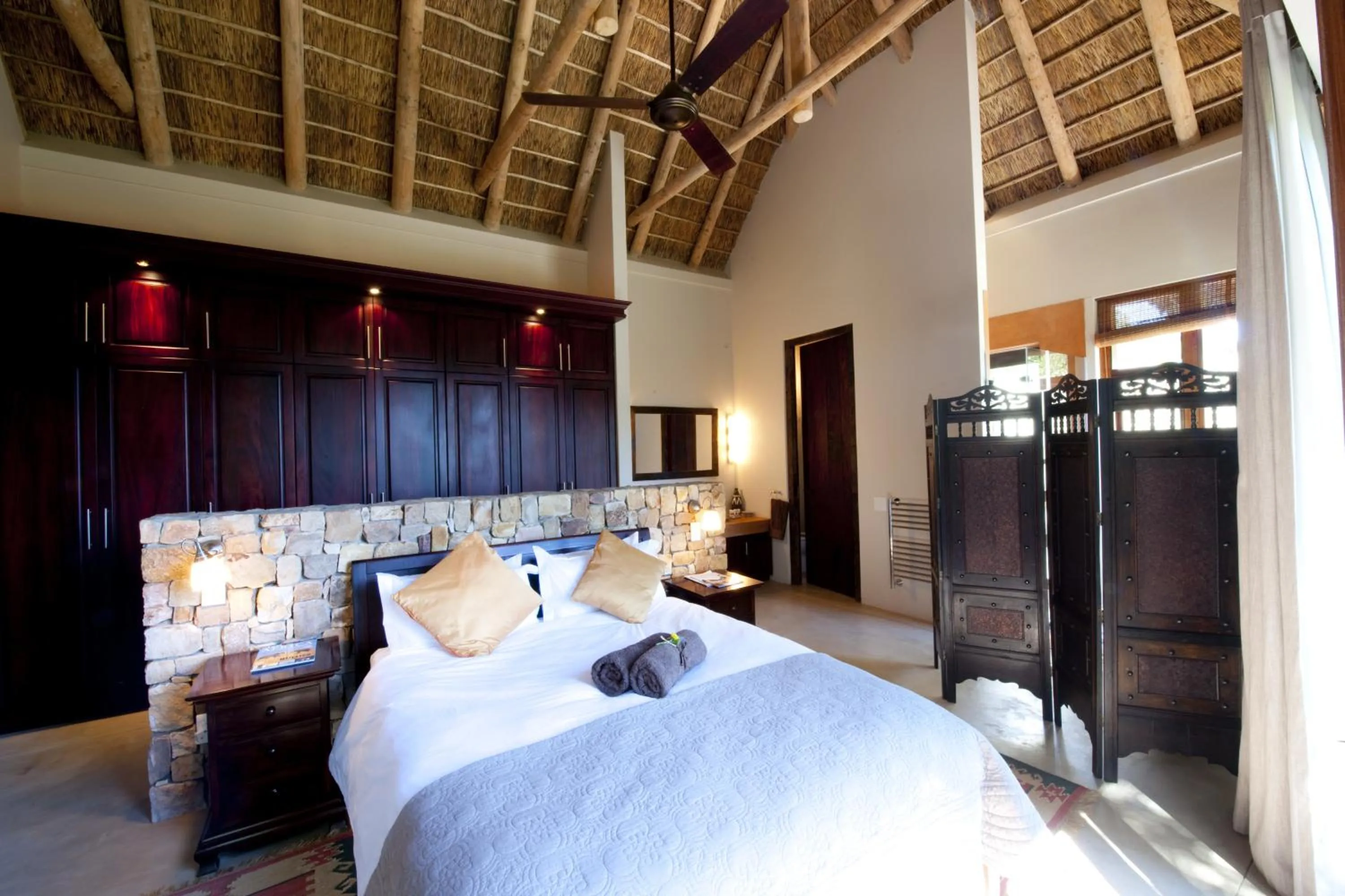 Photo of the whole room, Bed in Tamodi Lodge