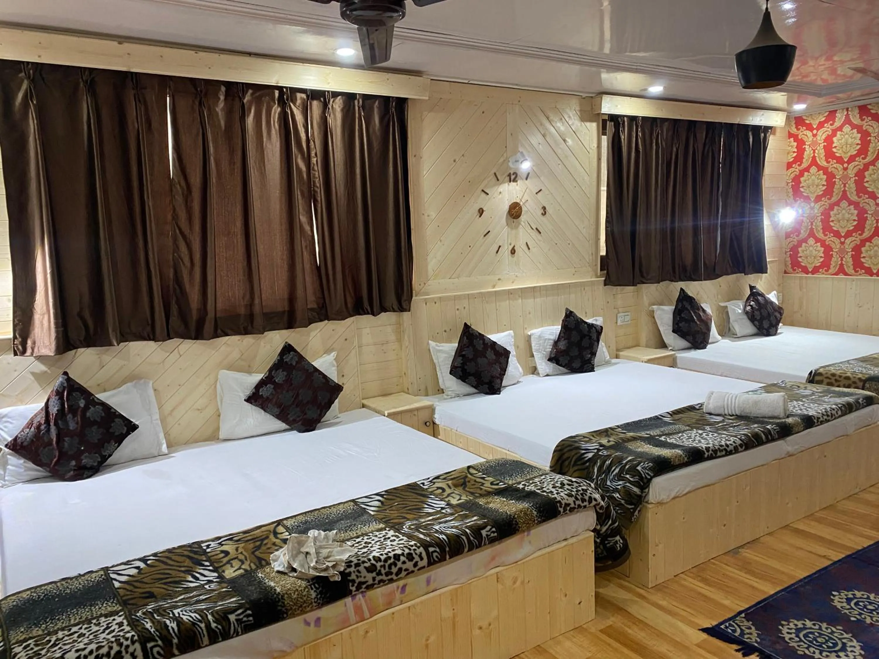 Bed in Hotel Young Mamta