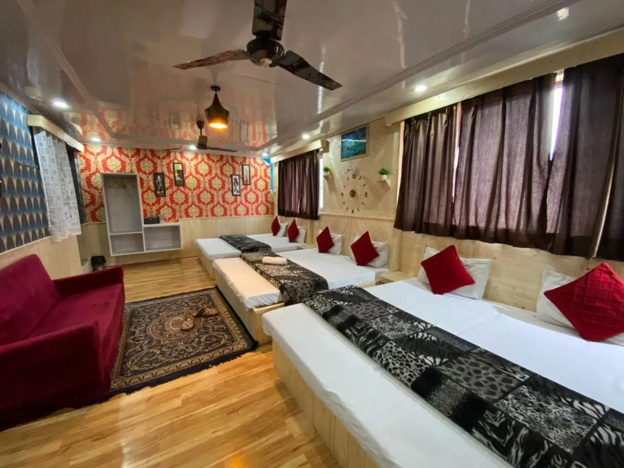 Bed in Hotel Young Mamta