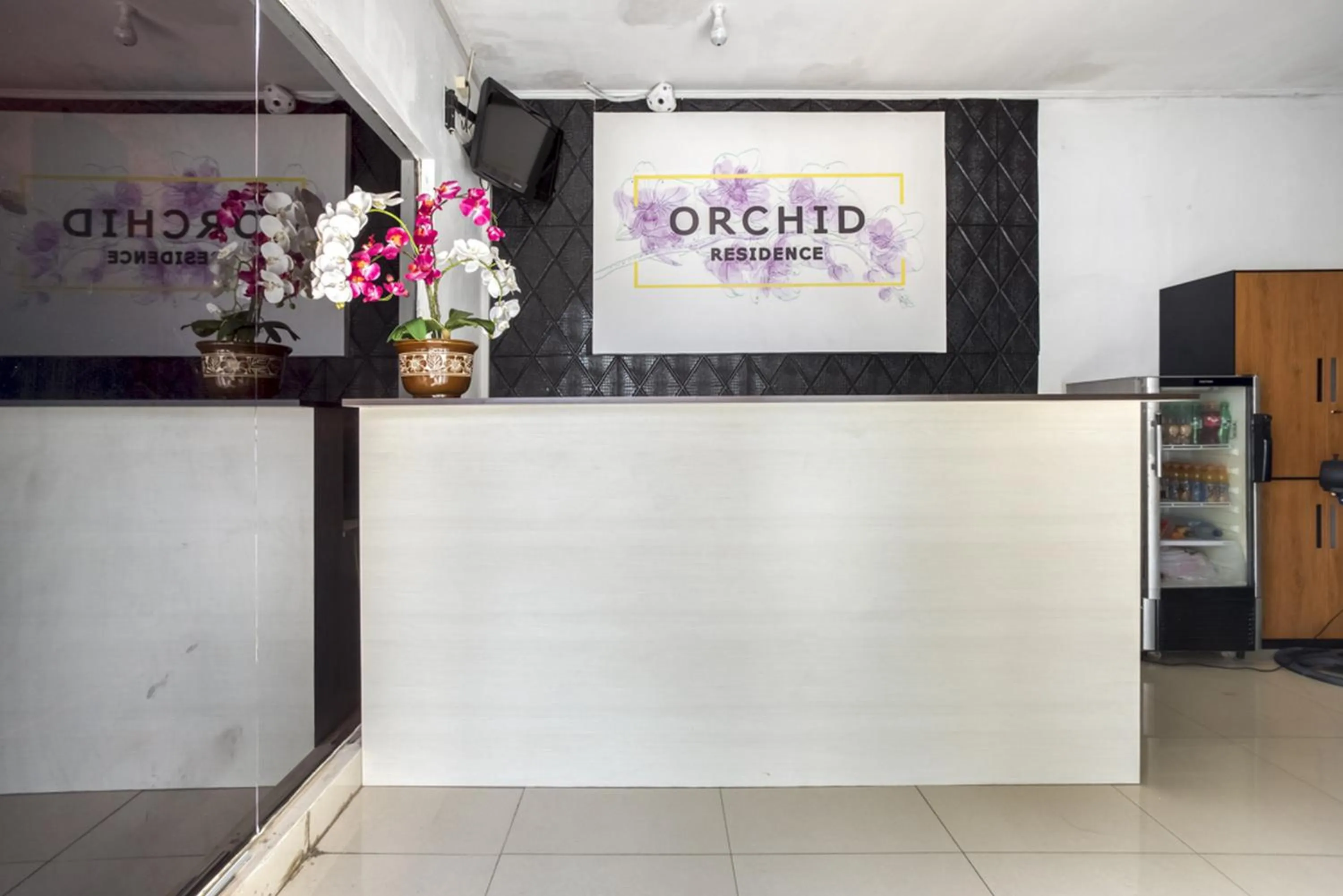 Lobby or reception in RedDoorz near Tomang 2