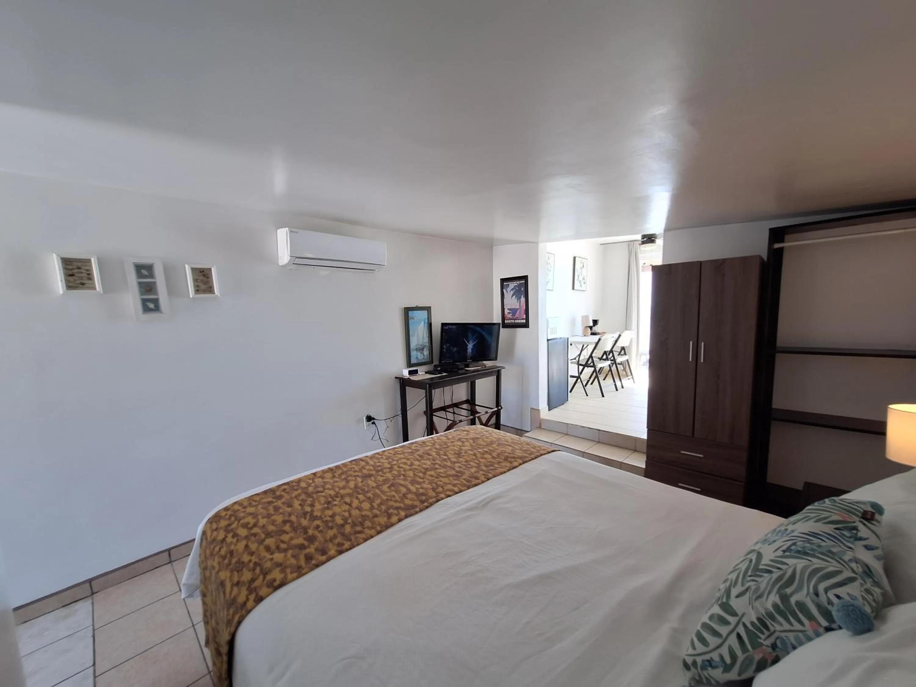 Bed in #7 Beach Front Private Room