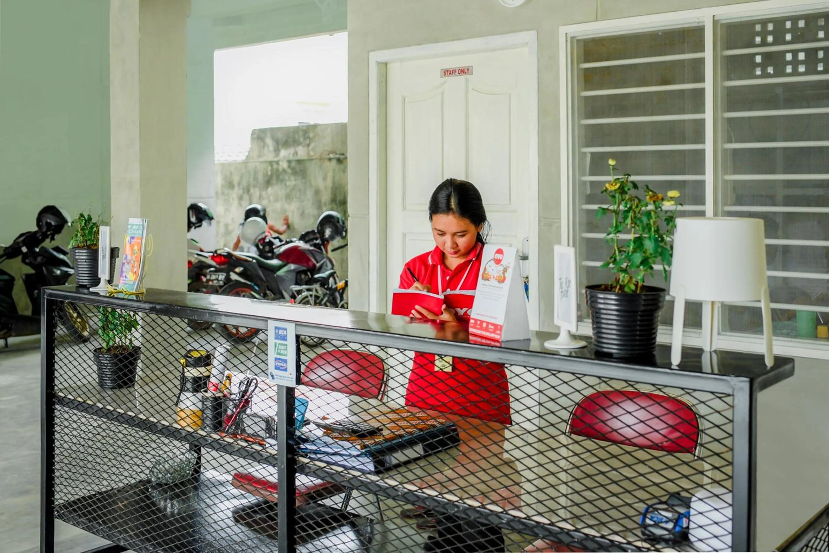 Lobby or reception in OYO 183 The Pipe House