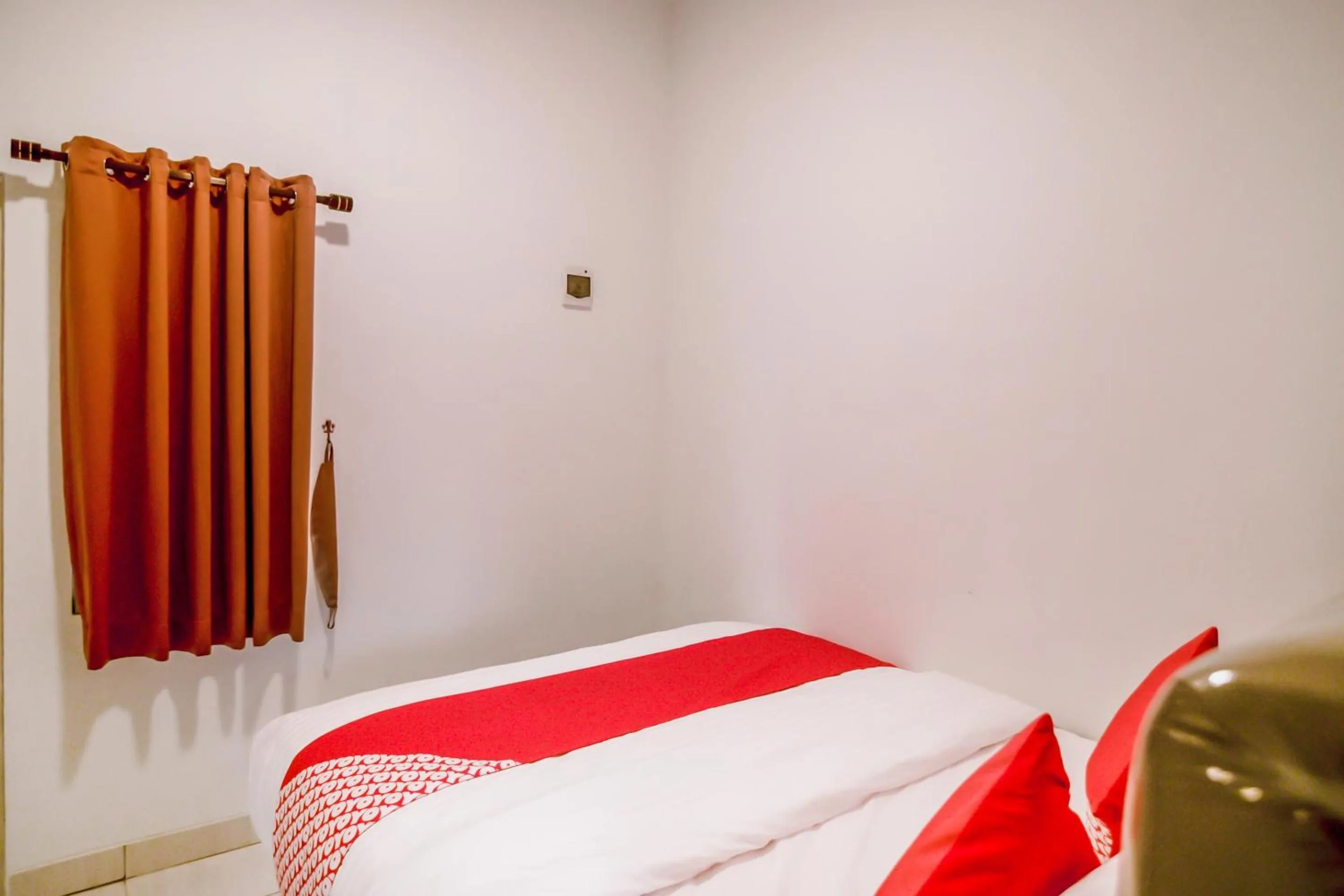 Bedroom in OYO 183 The Pipe House