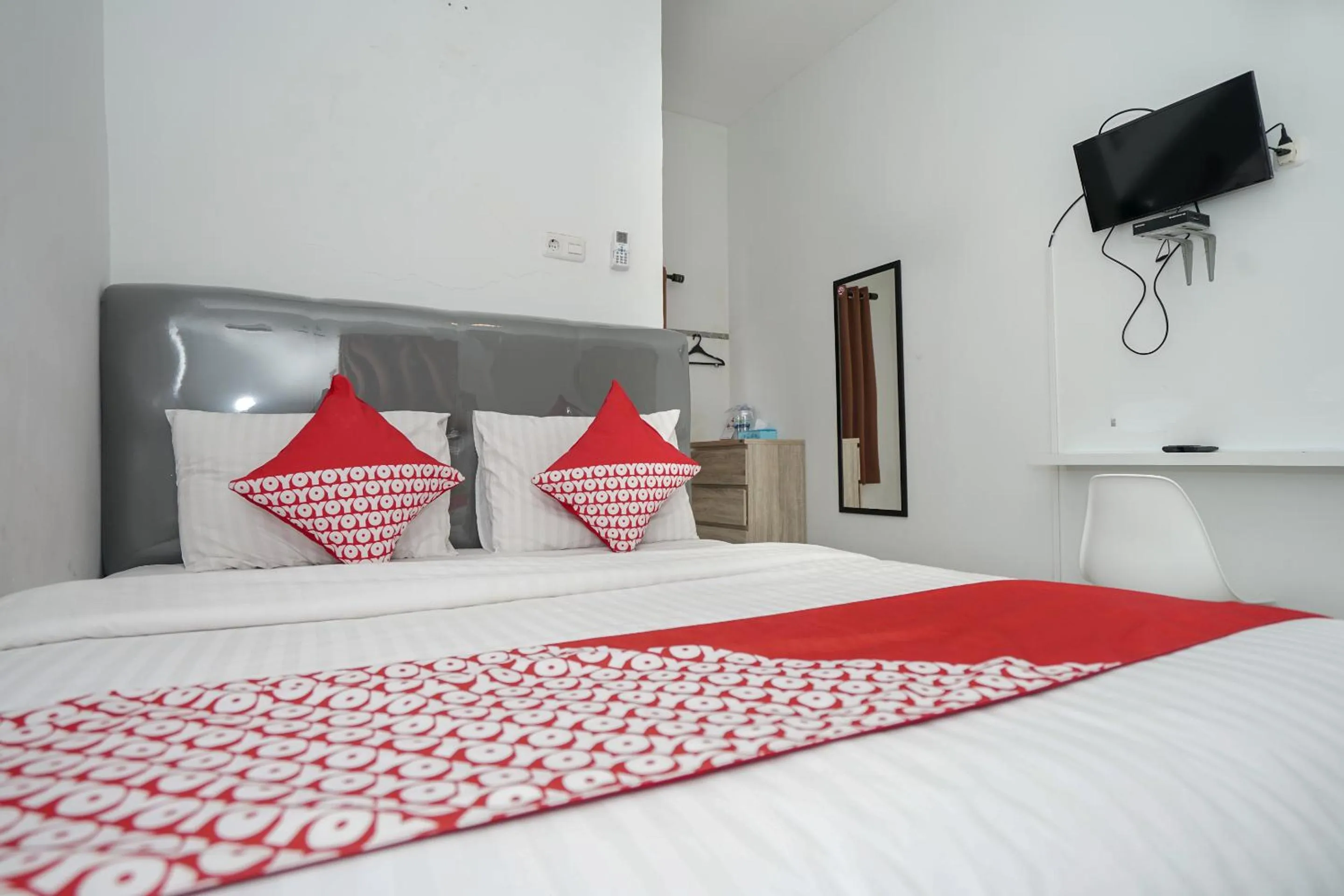 Bedroom in OYO 183 The Pipe House