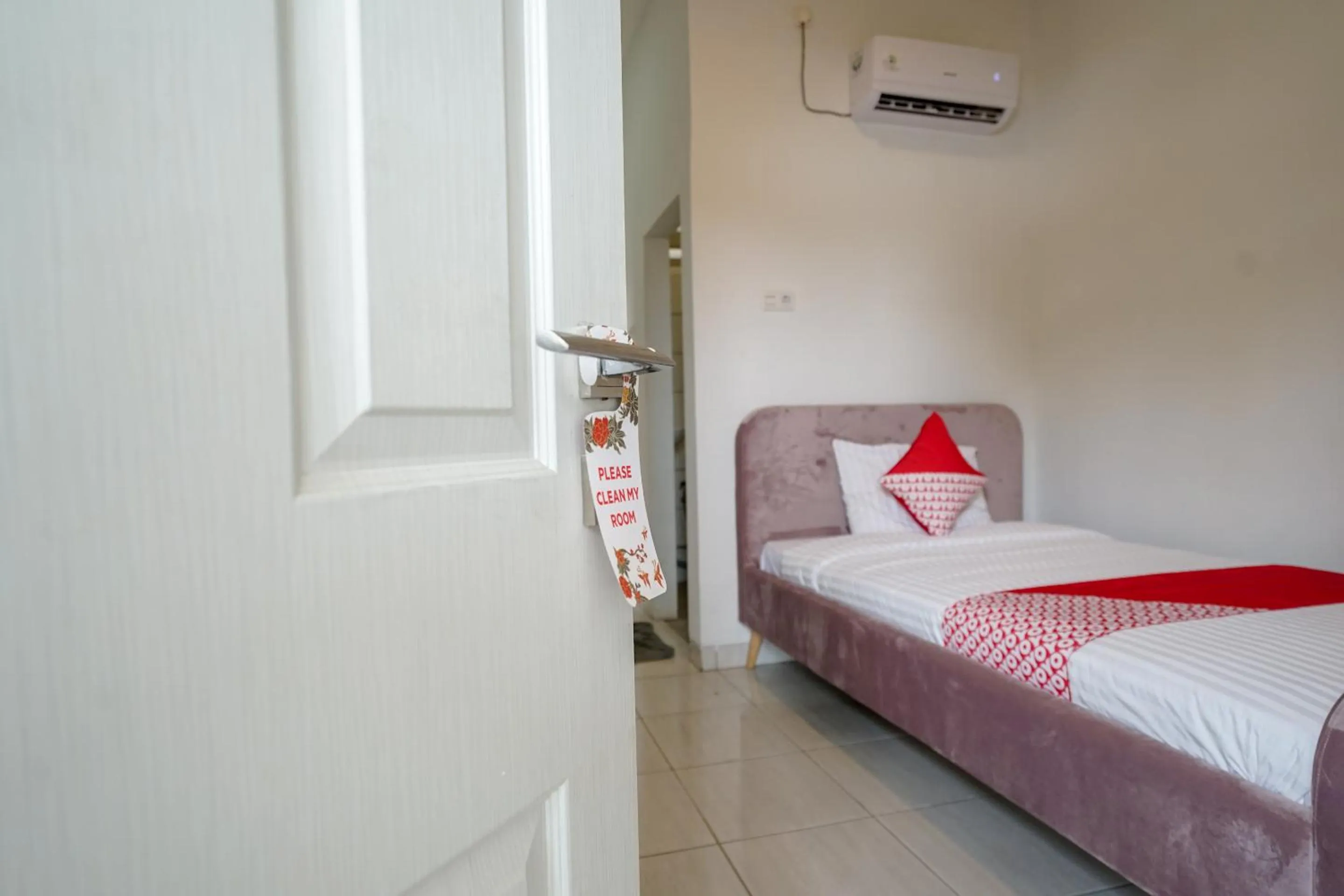 Bedroom in OYO 183 The Pipe House