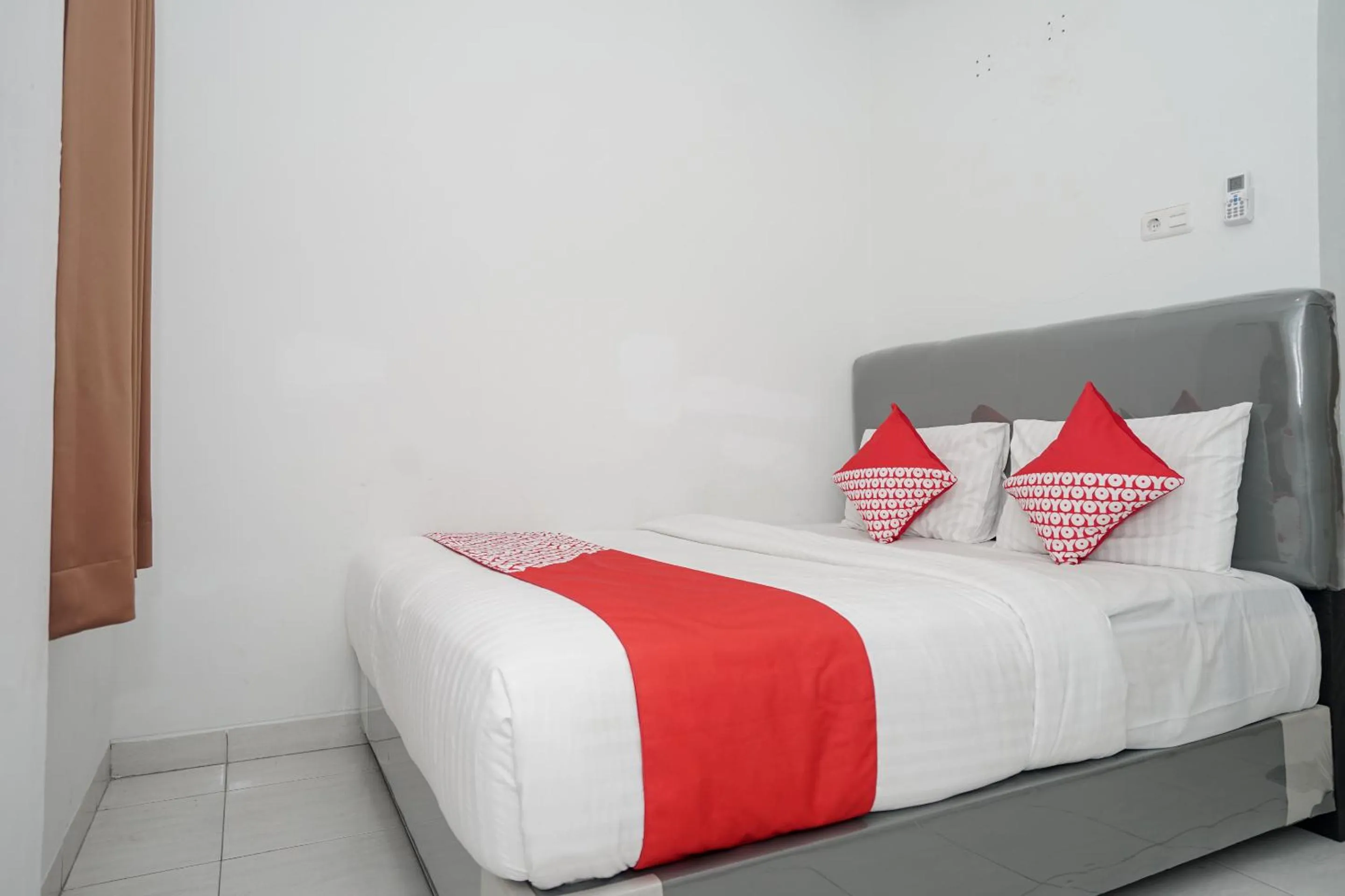 Bedroom in OYO 183 The Pipe House