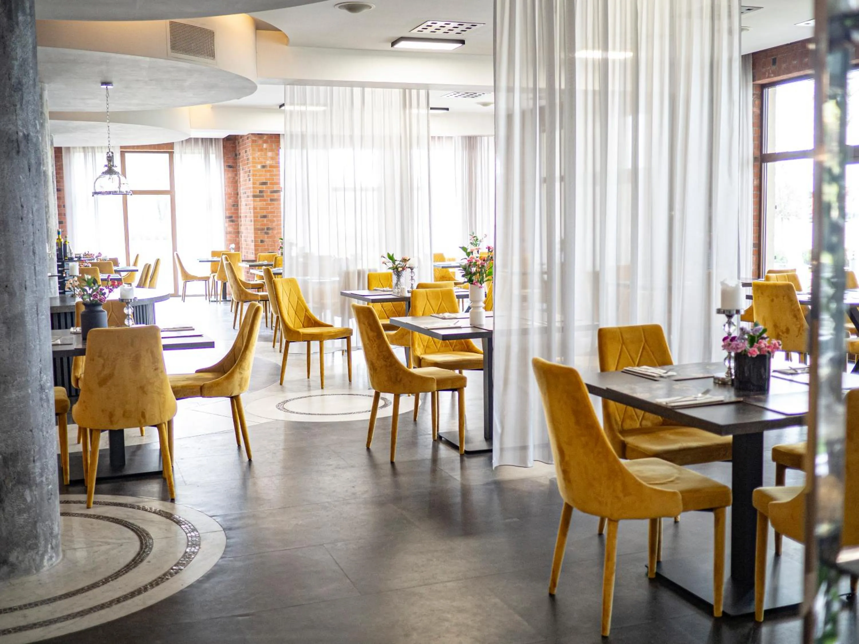 Restaurant/places to eat in Willa Port