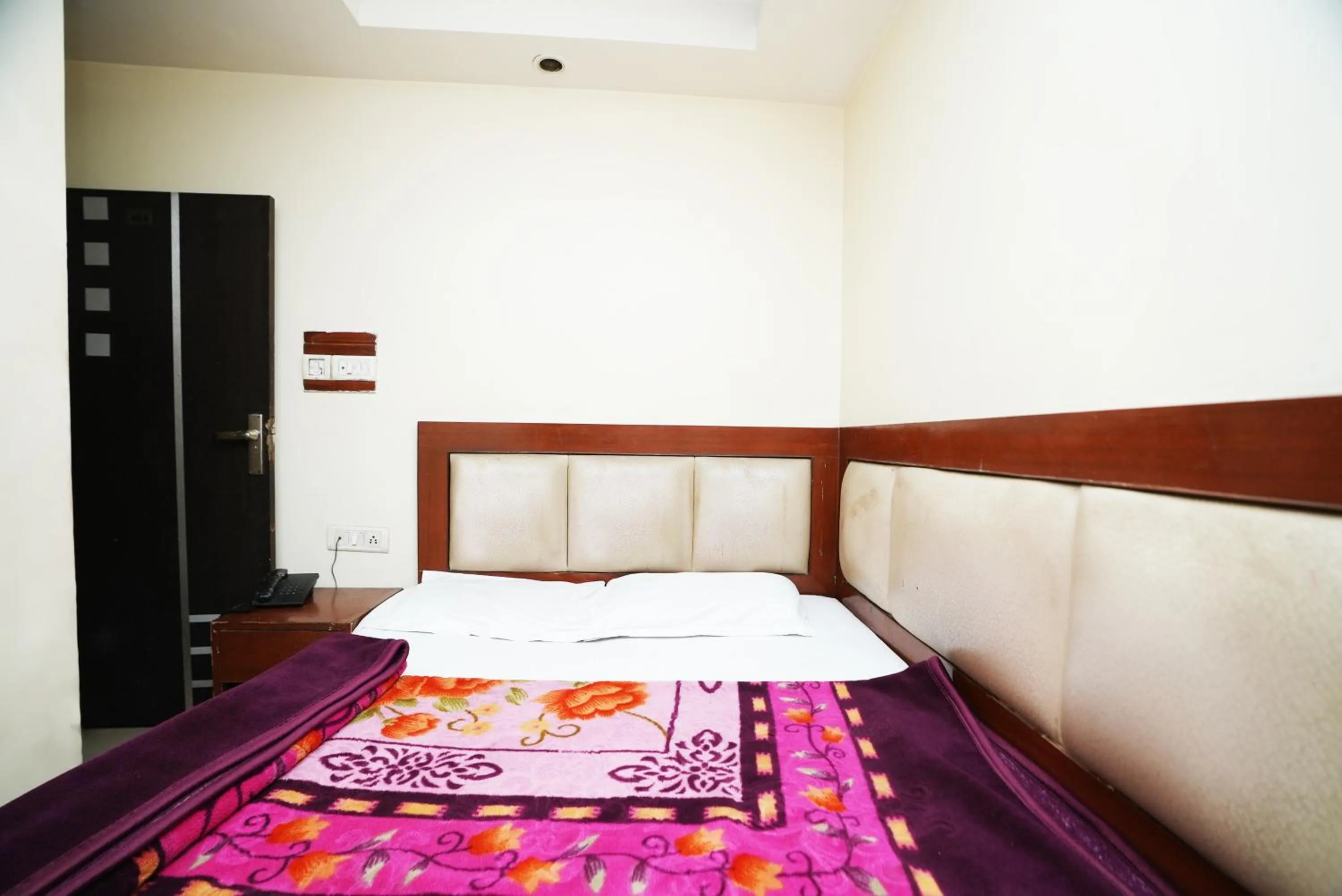 Hotel Ashirwad near New Delhi Railway Station, Paharganj