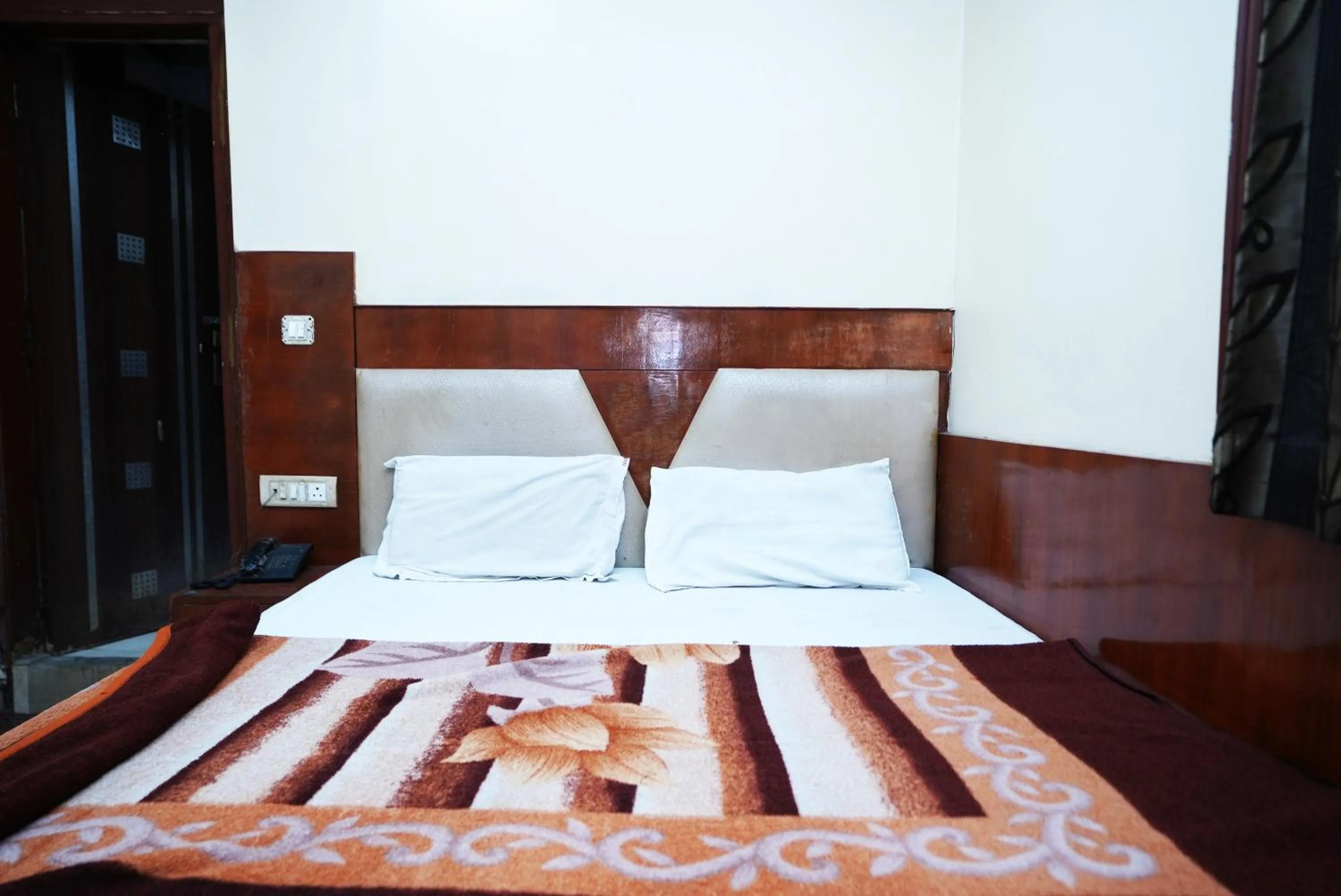 Hotel Ashirwad near New Delhi Railway Station, Paharganj