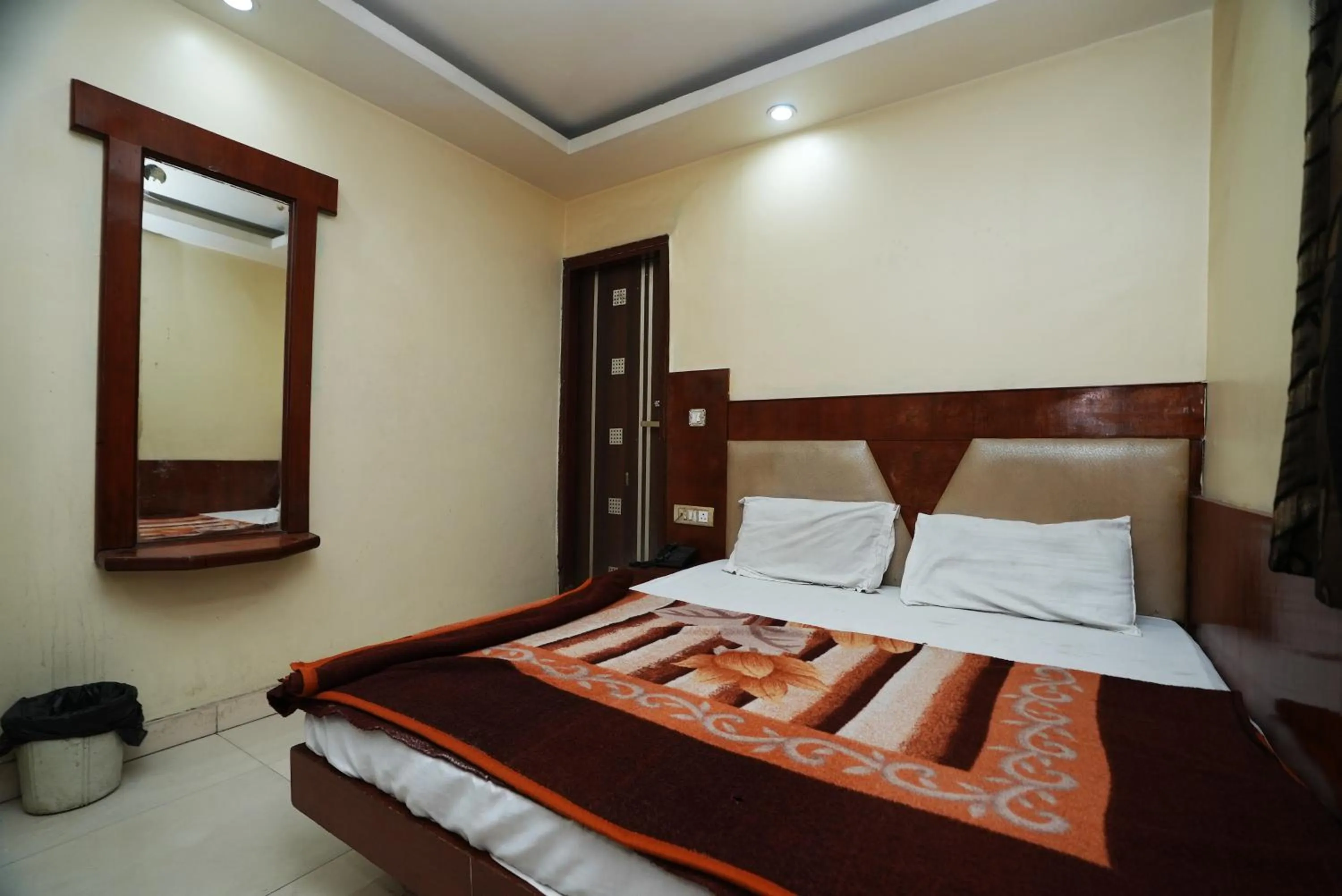 Hotel Ashirwad near New Delhi Railway Station, Paharganj
