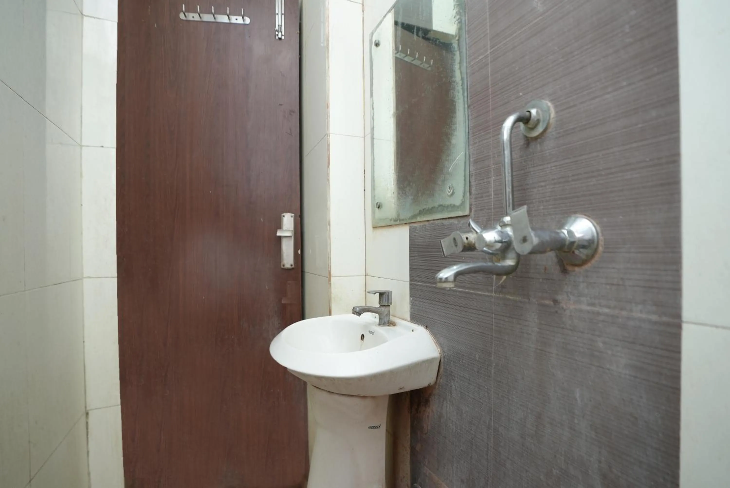 Hotel Ashirwad near New Delhi Railway Station, Paharganj