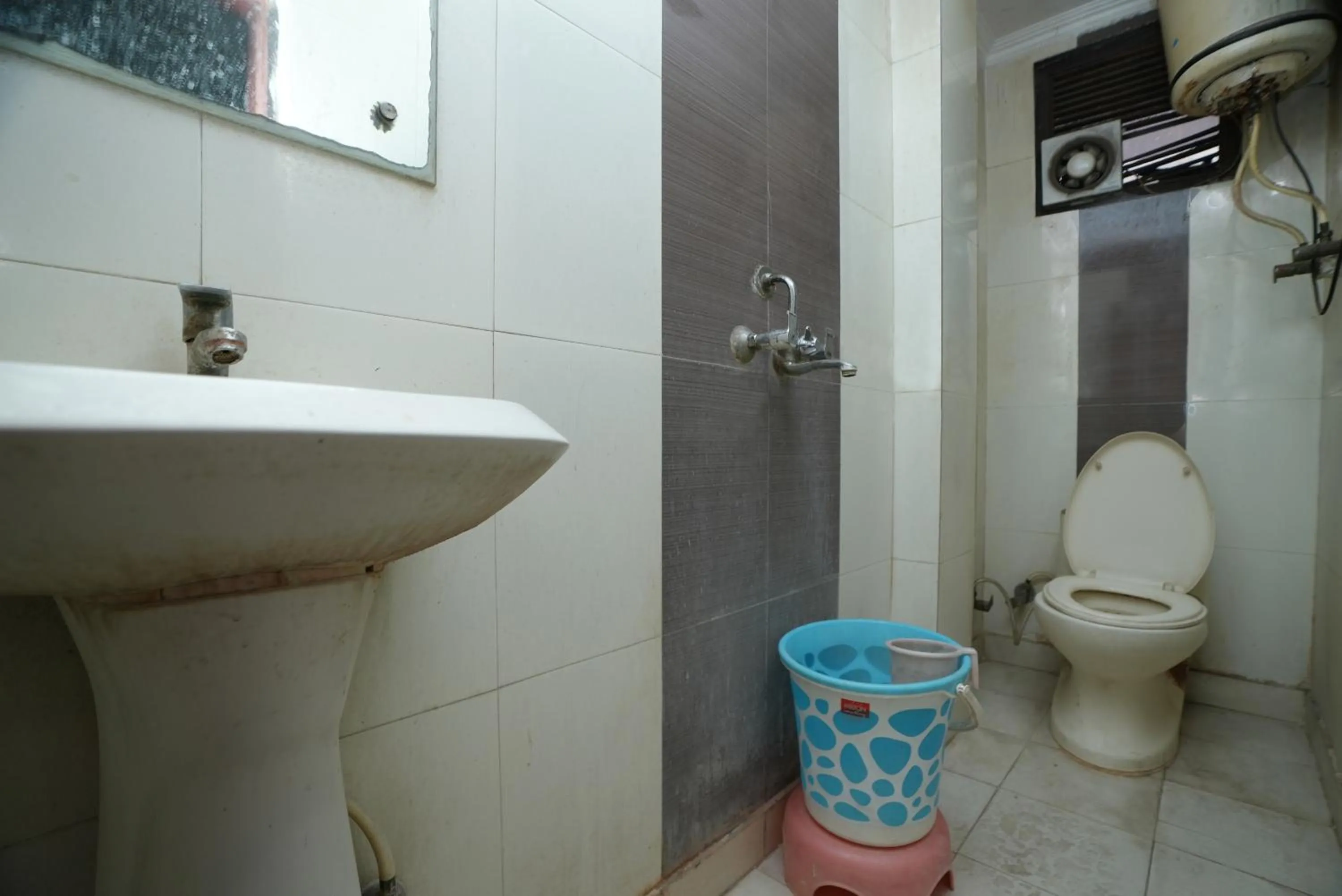 Hotel Ashirwad near New Delhi Railway Station, Paharganj