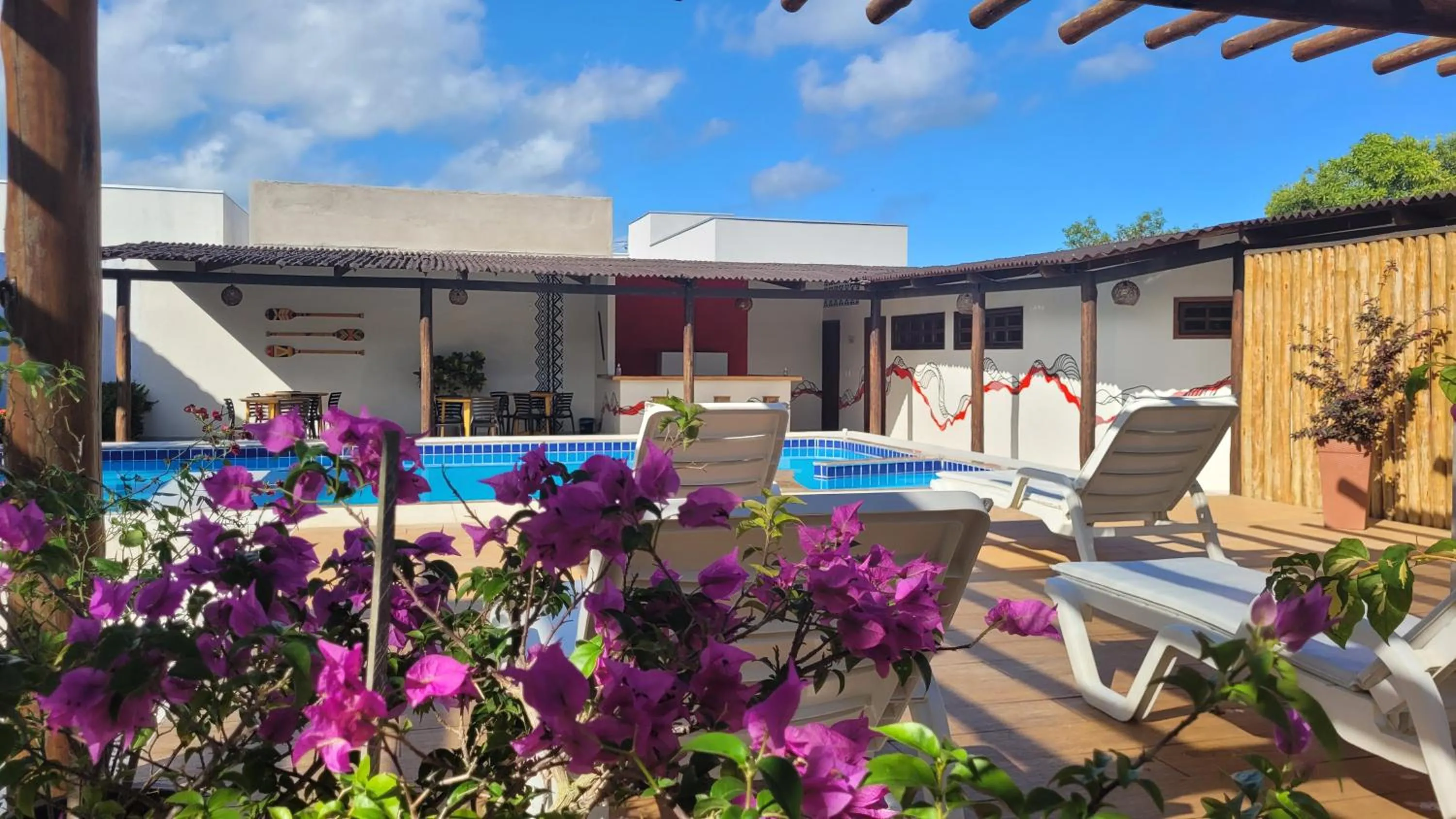 Swimming pool in Pousada Coral de Fogo