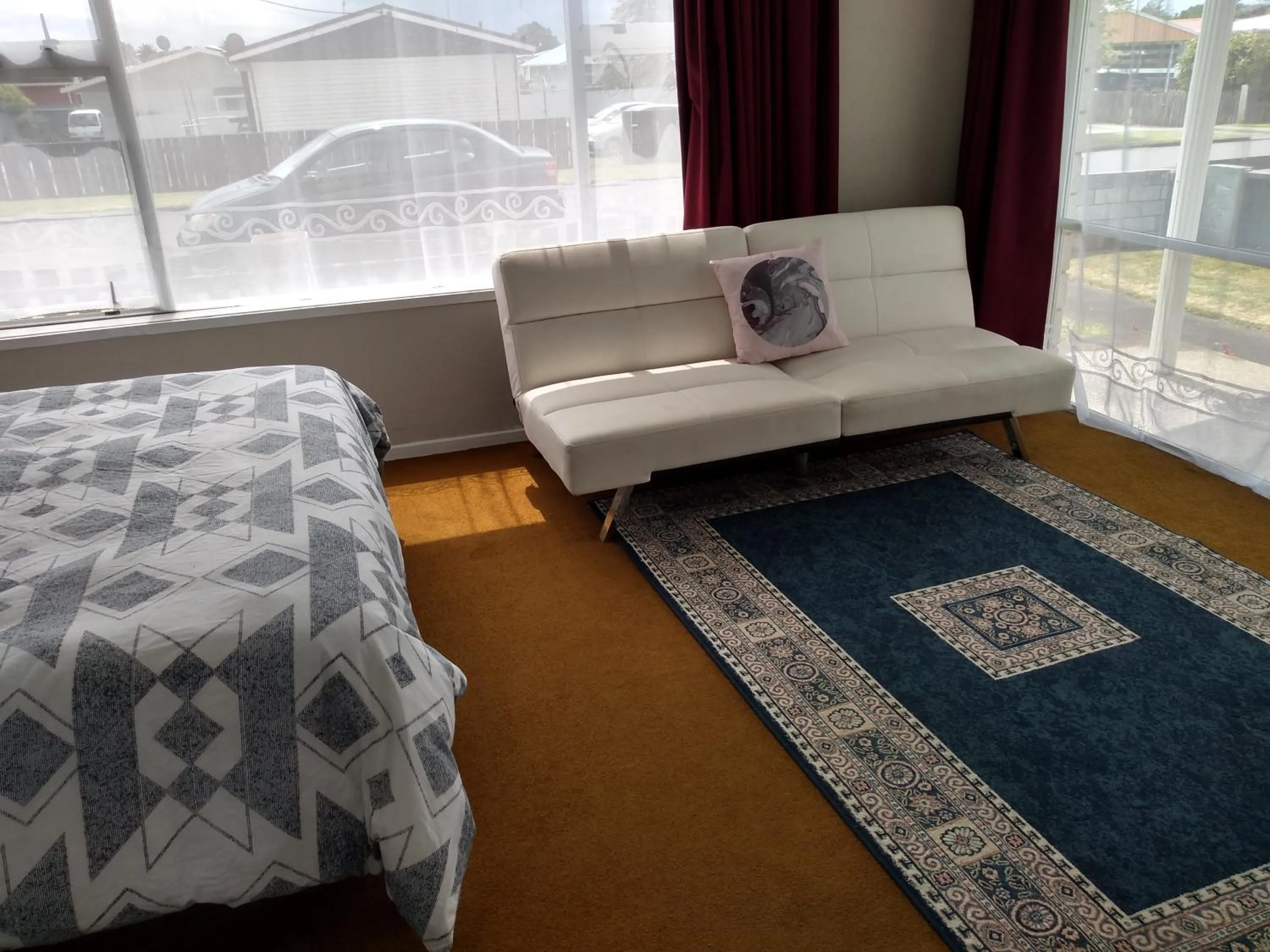 Seating area, Bed in Ironsands B&B