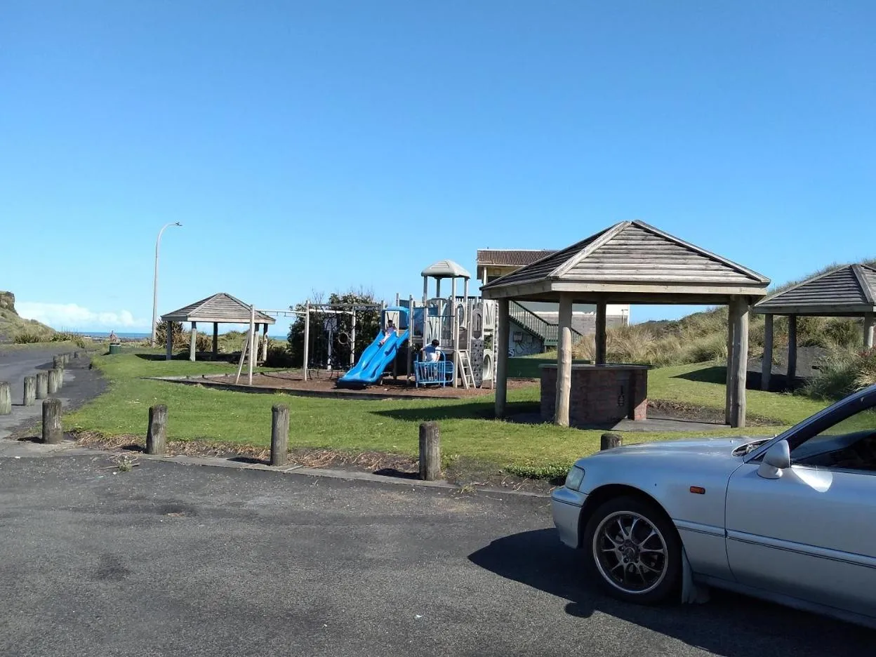 Beach in Ironsands B&B