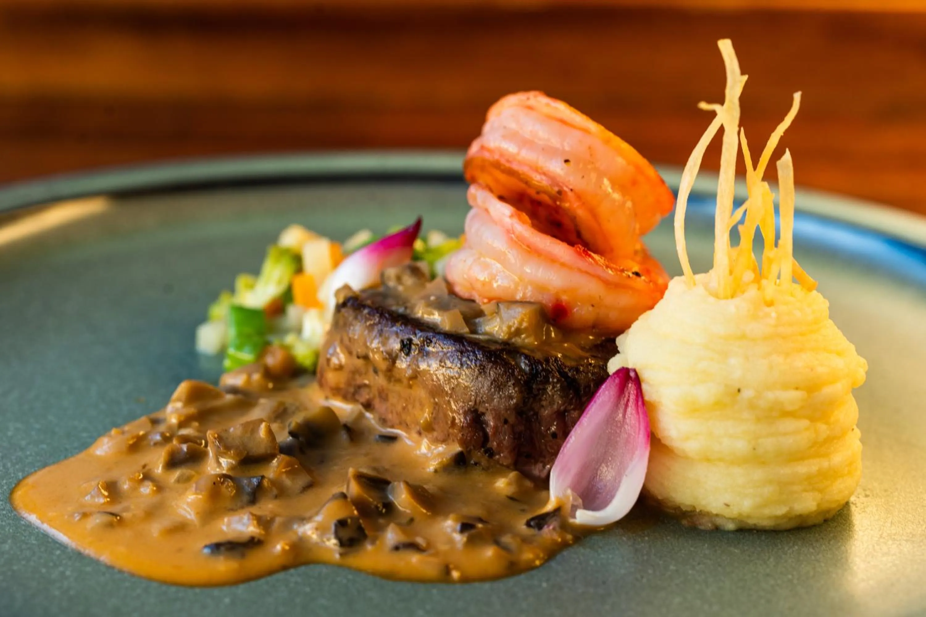 Restaurant/places to eat in Modala Beach Resort