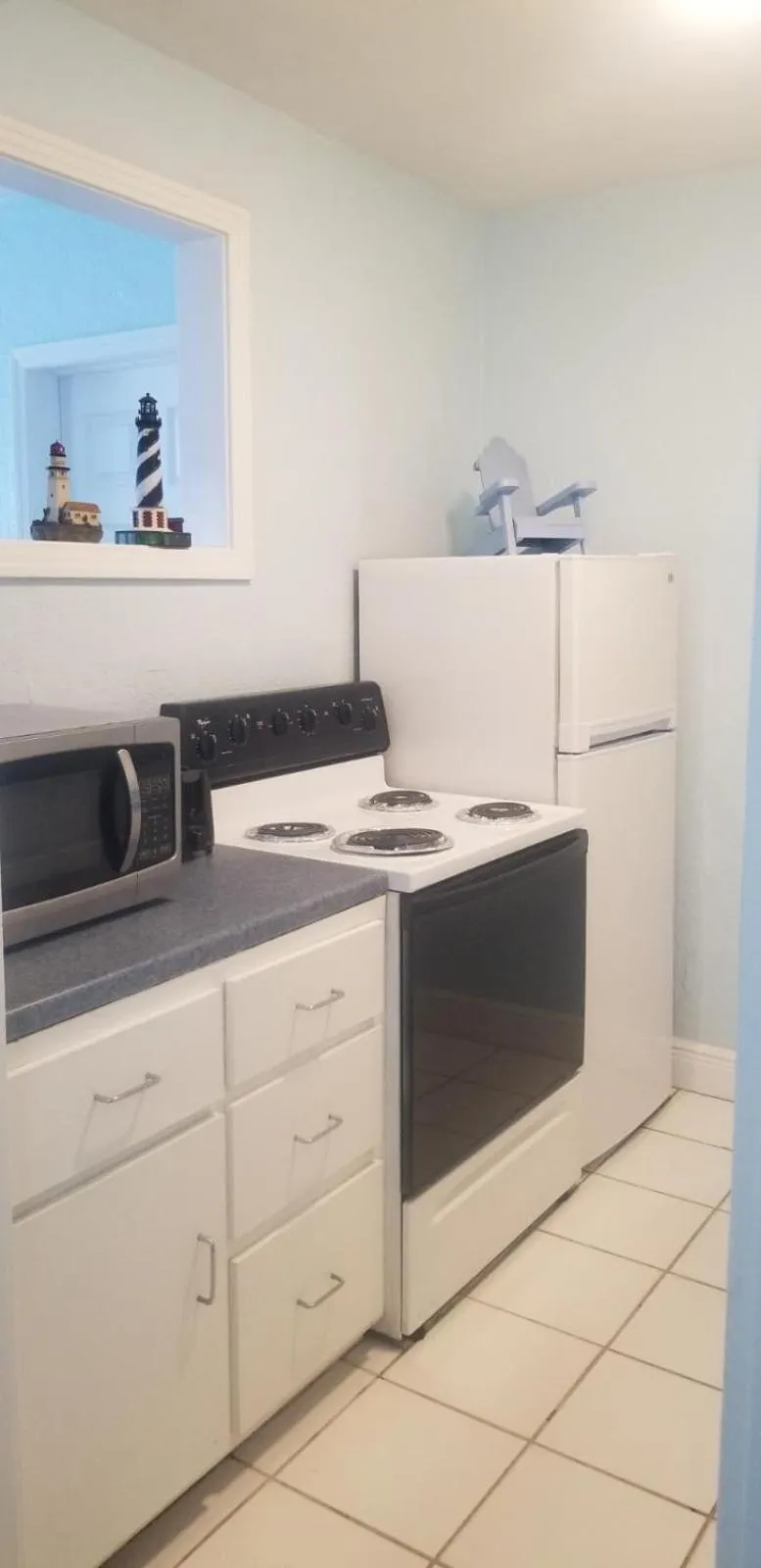 Kitchen or kitchenette in Oceanfront Sea Scape Motel