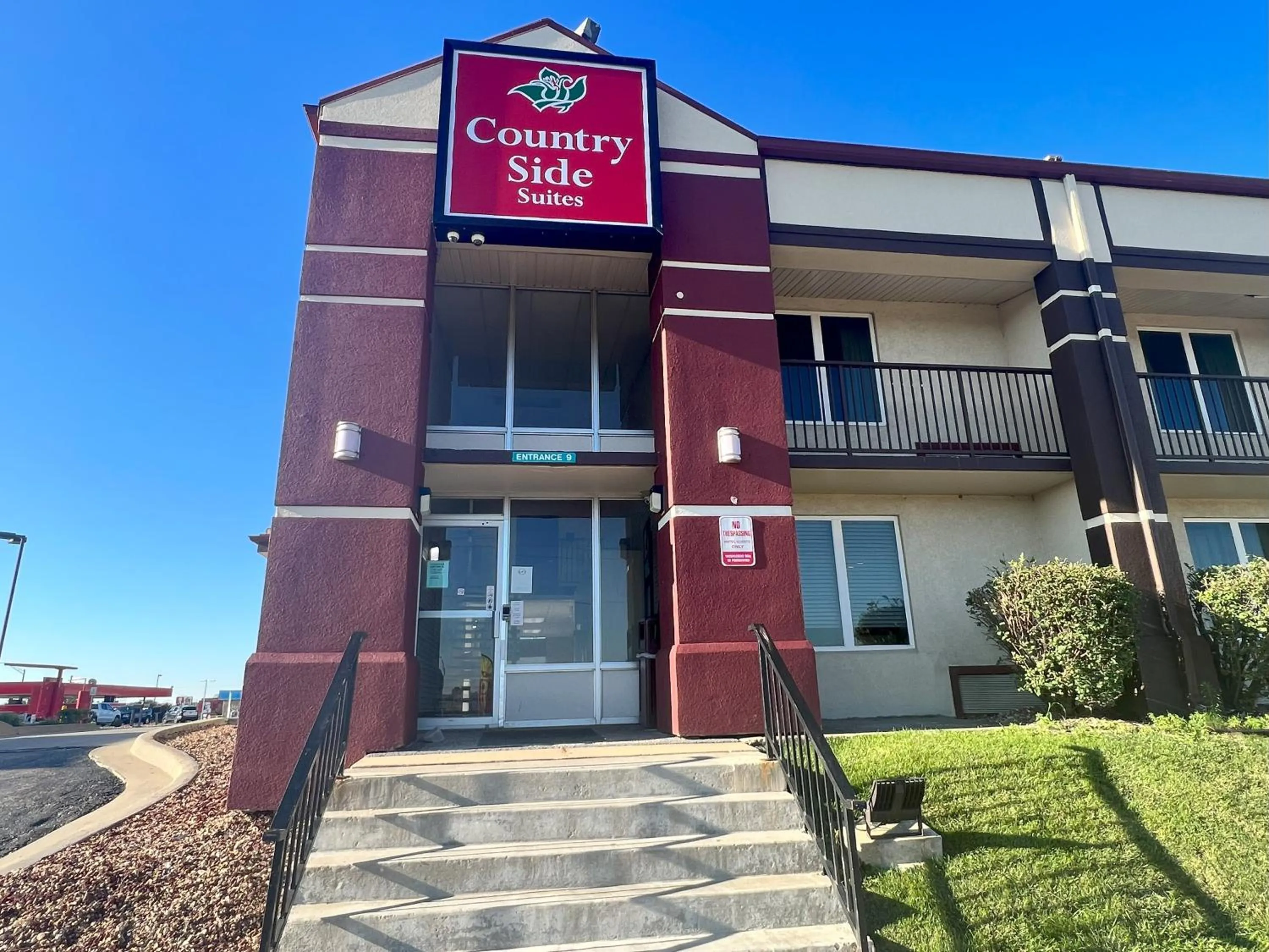 Property building in Countryside Suites Kansas City Independence I-70 East Sports Complex Hotel