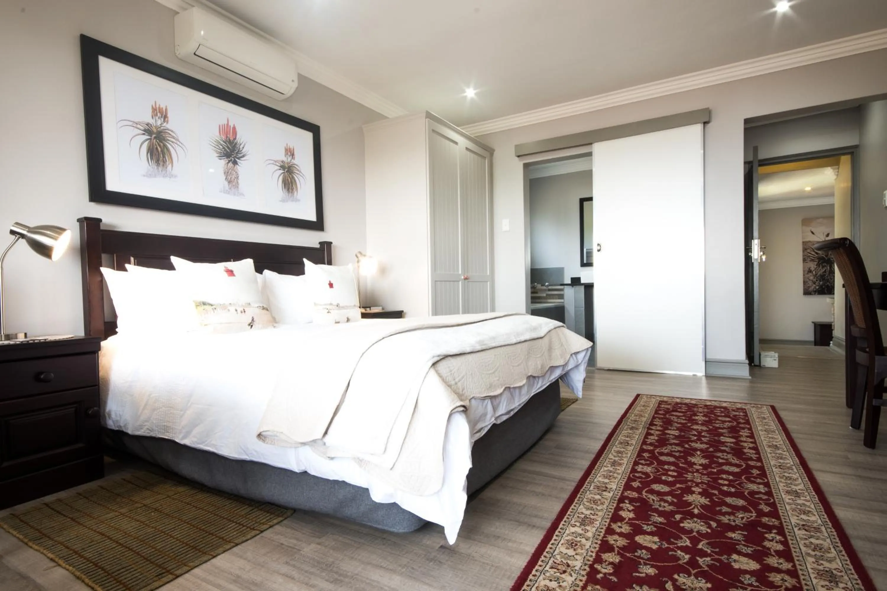 Bedroom, Bed in Hillside Guesthouse Umhlanga