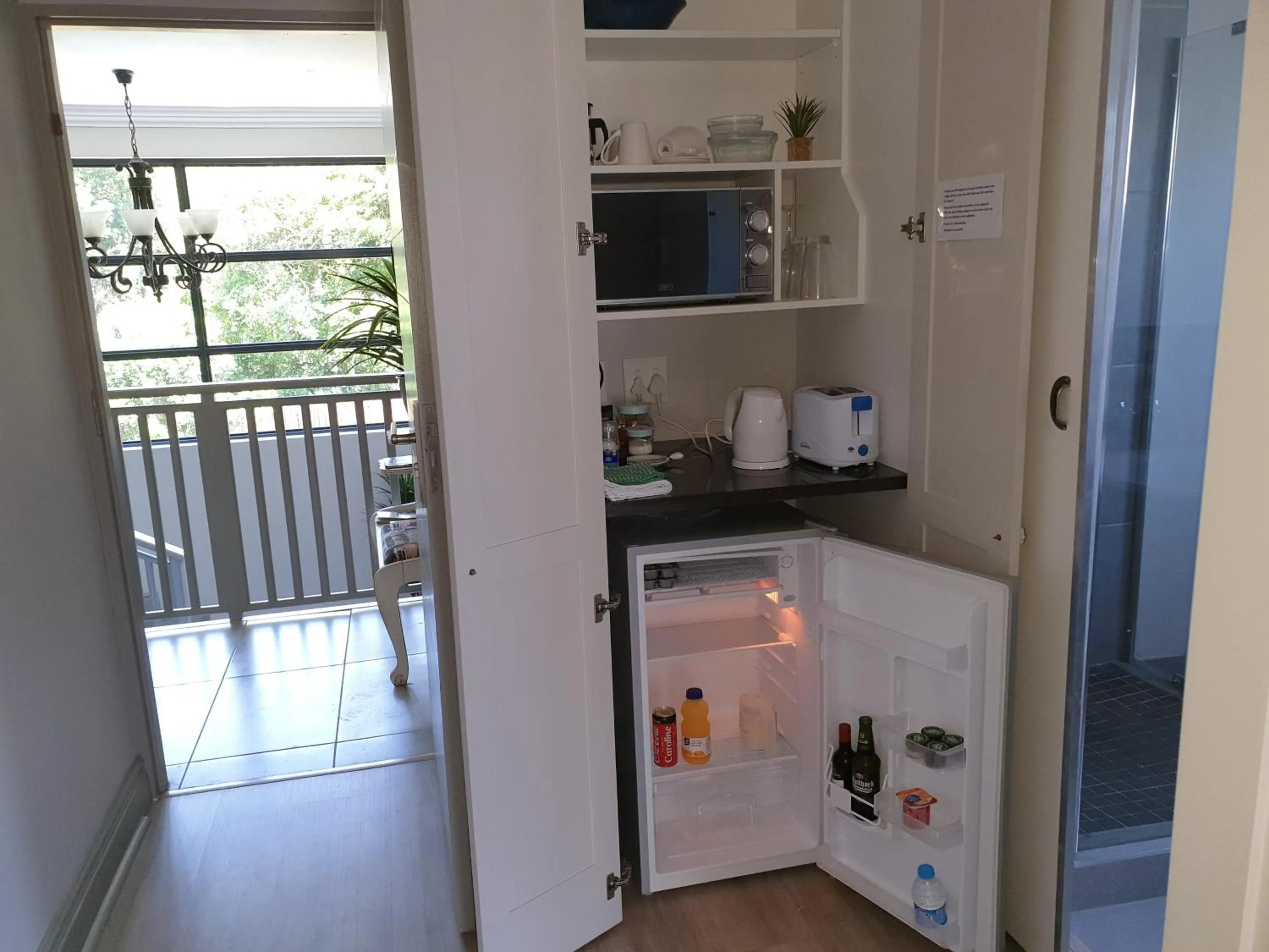 Coffee/tea facilities in Hillside Guesthouse Umhlanga