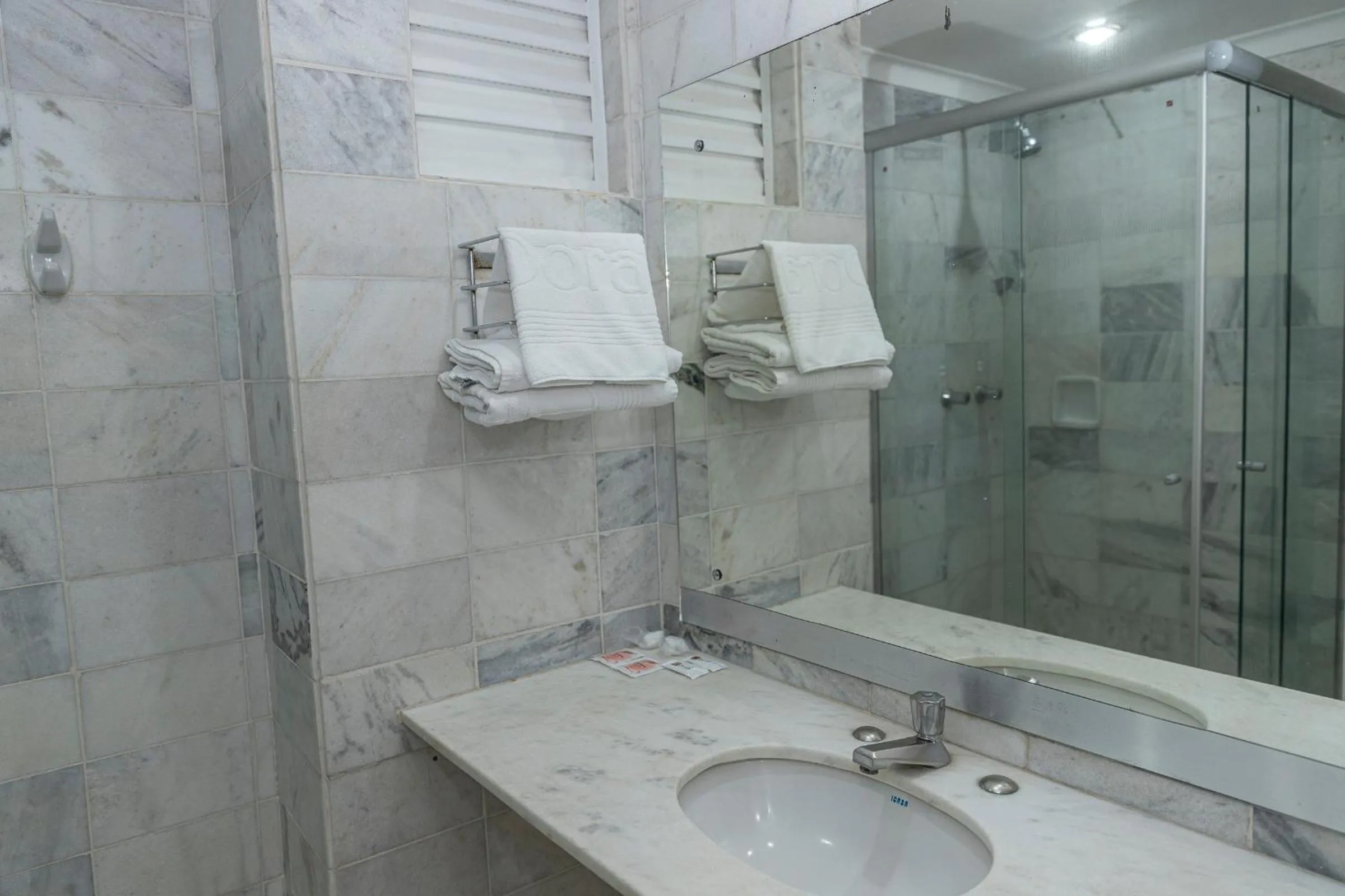 Bathroom in Hotel Doral Apucarana