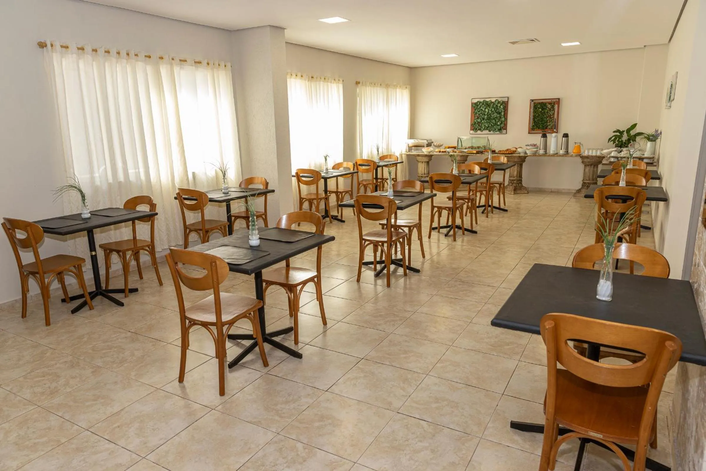 Restaurant/places to eat in Hotel Doral Apucarana