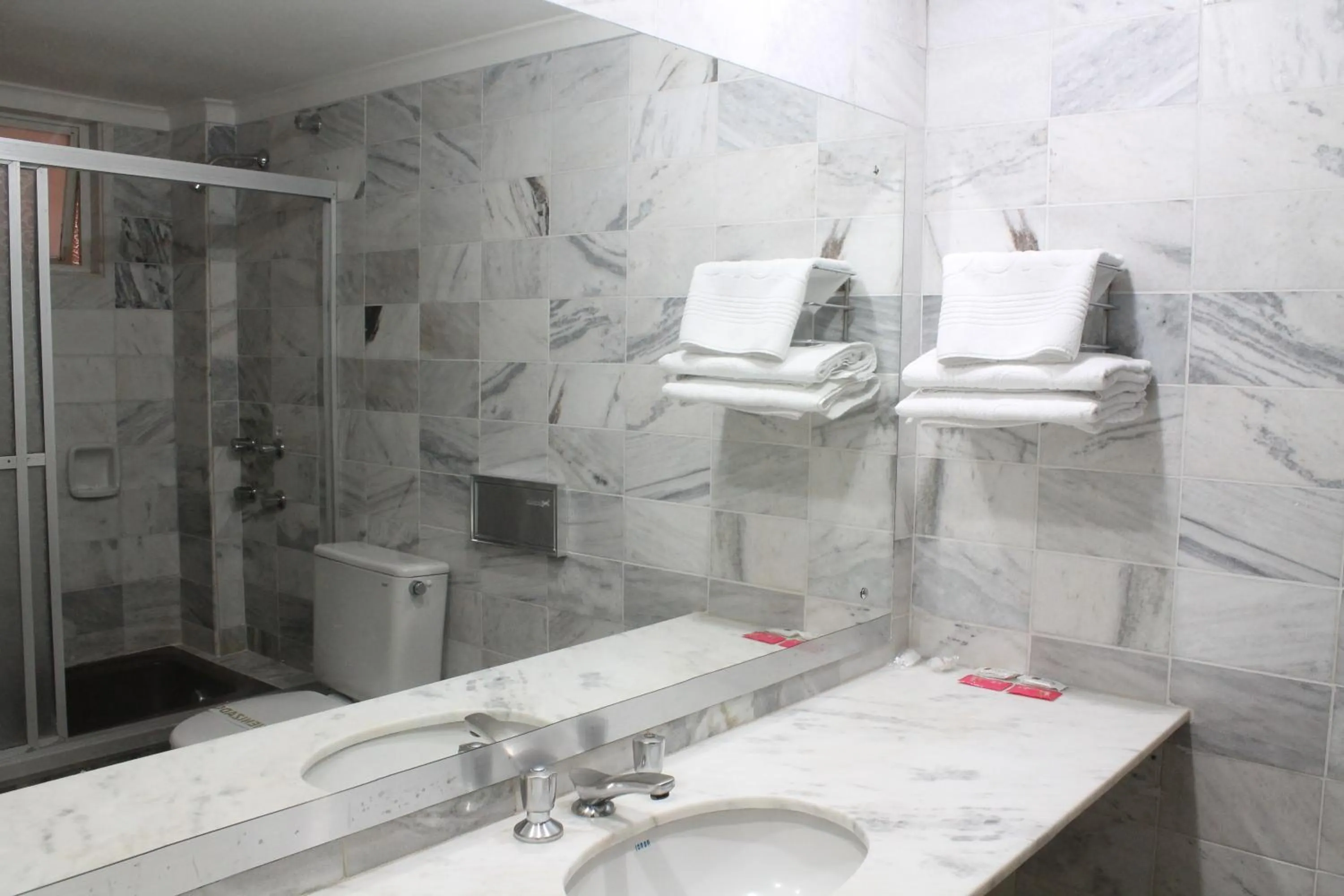 Bathroom in Hotel Doral Apucarana