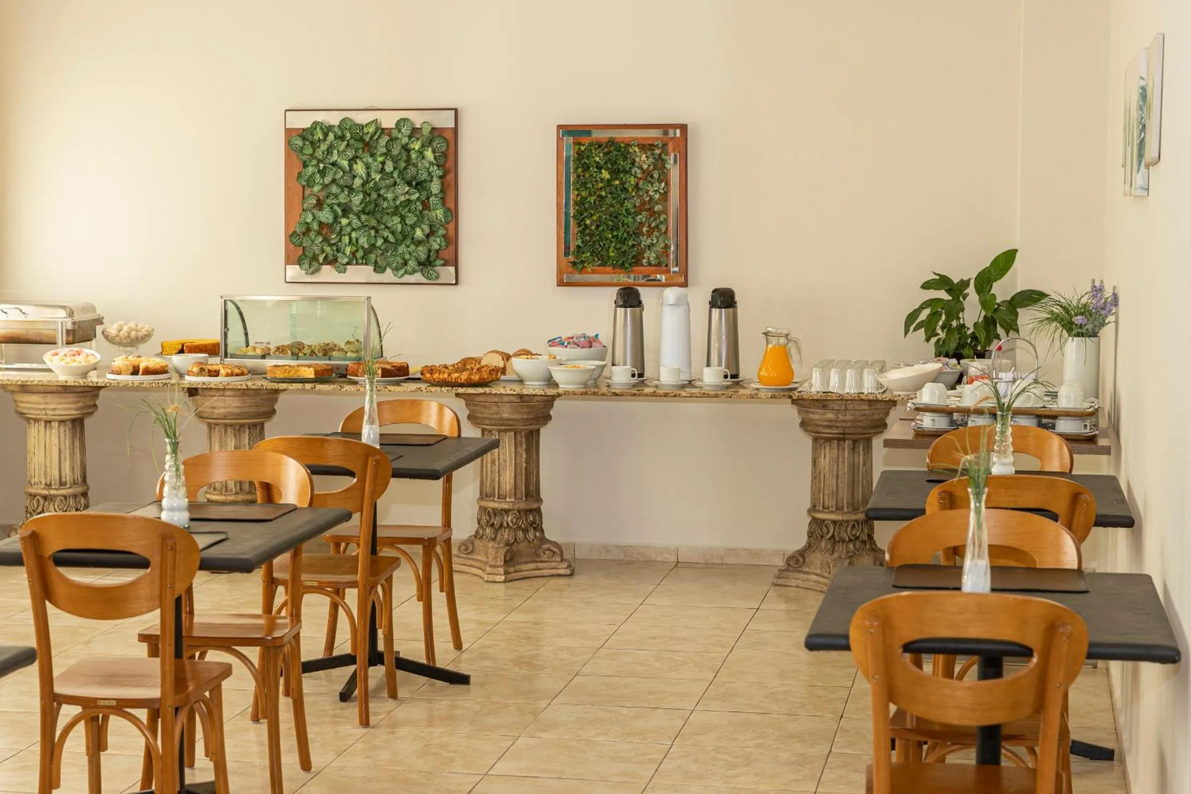 Restaurant/places to eat in Hotel Doral Apucarana