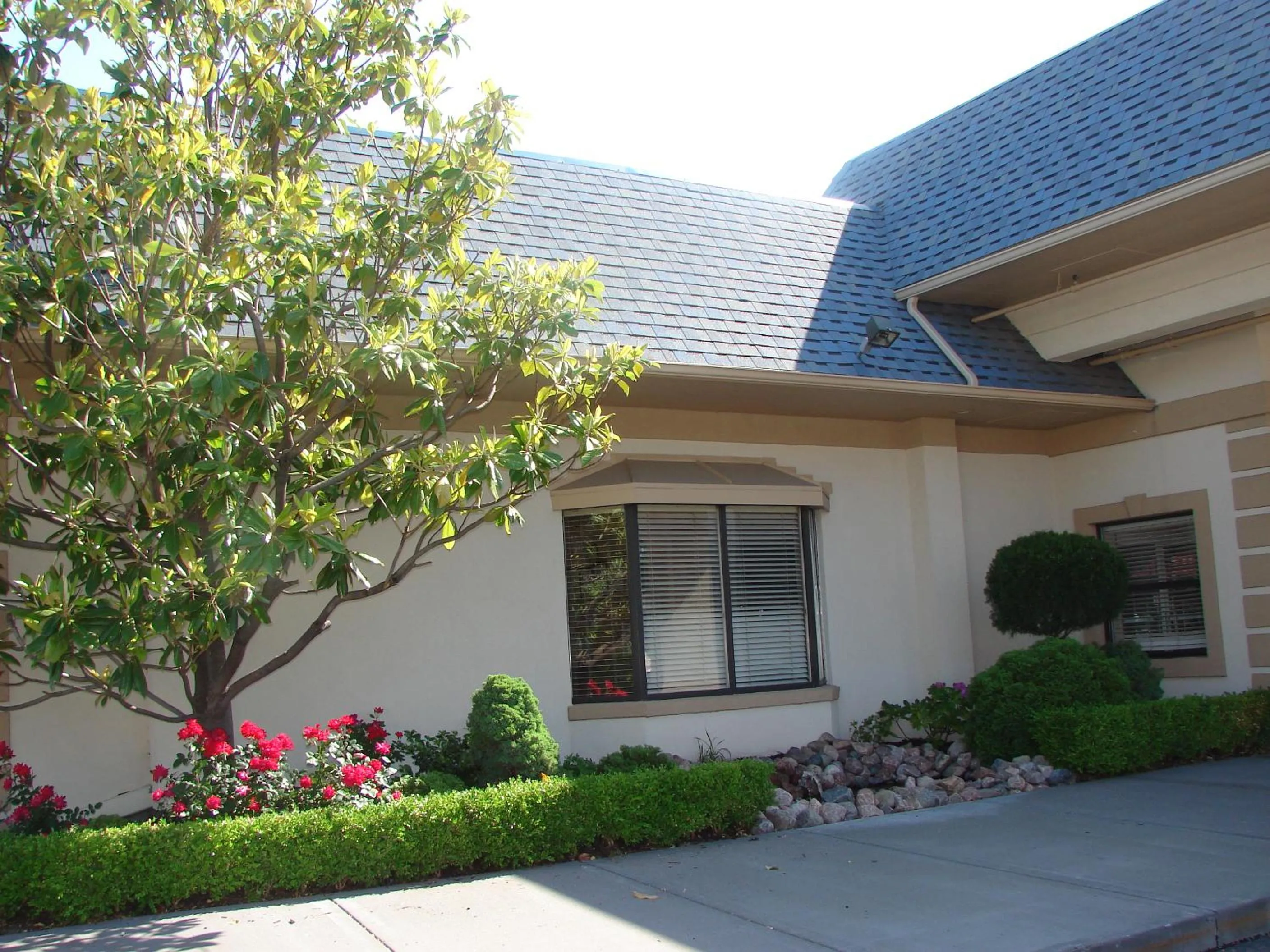 Property building in American Inn North Kansas City