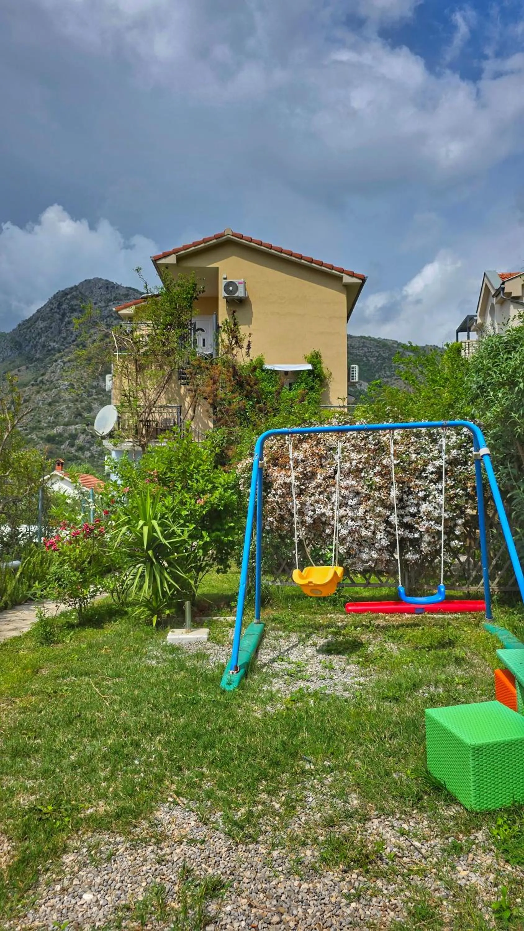 Children play ground in Apartment Mint&Rose