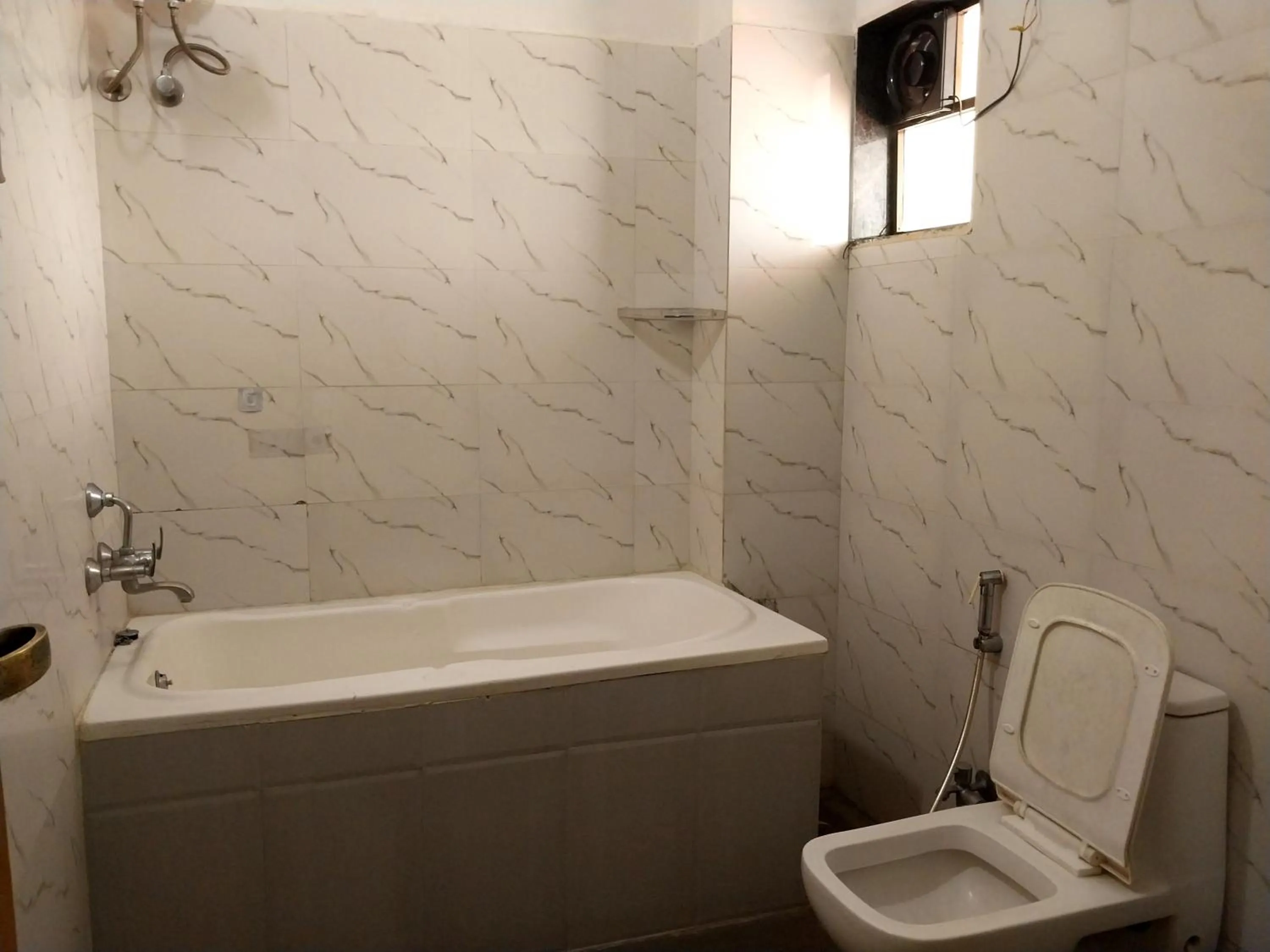 Bath in Mango Valley Resort Ganpatipule