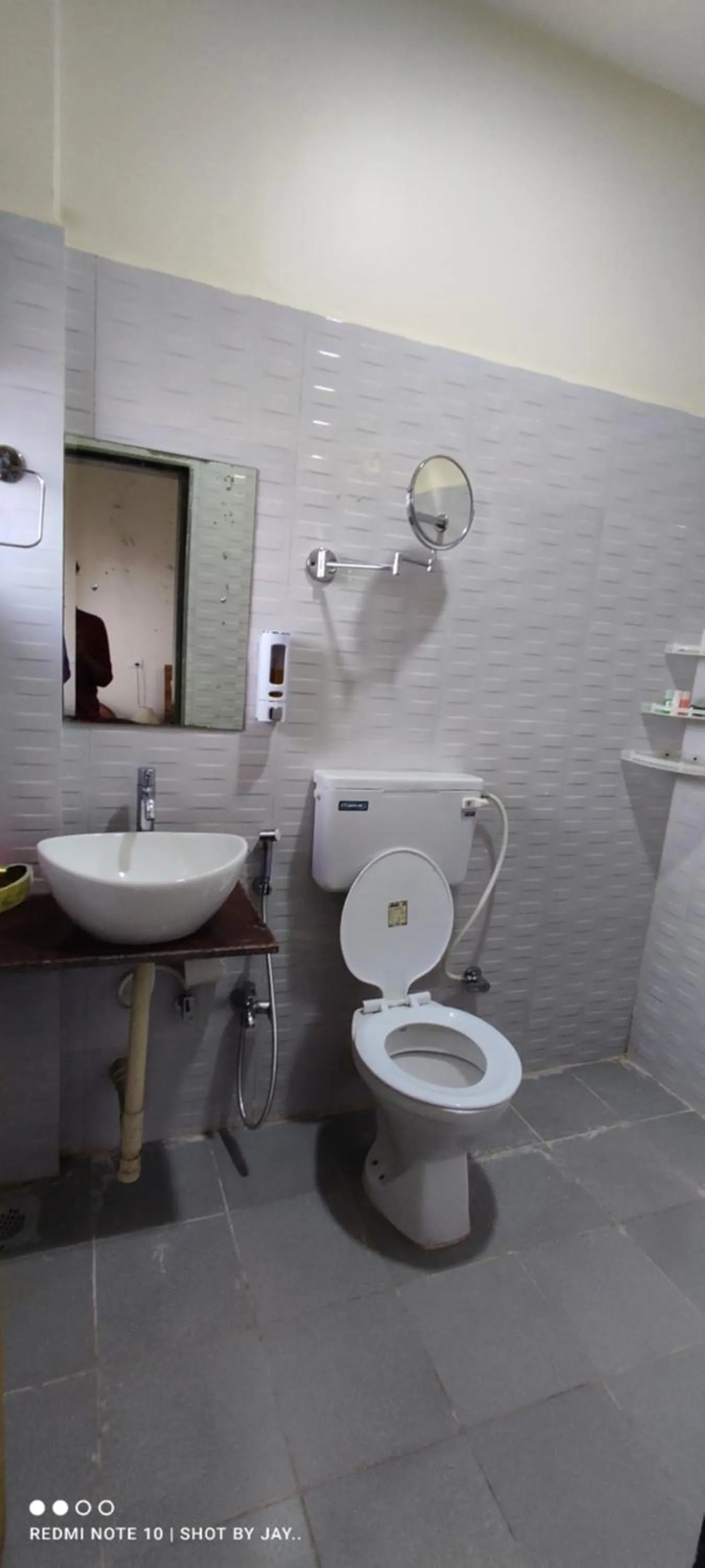 Toilet in Mango Valley Resort Ganpatipule