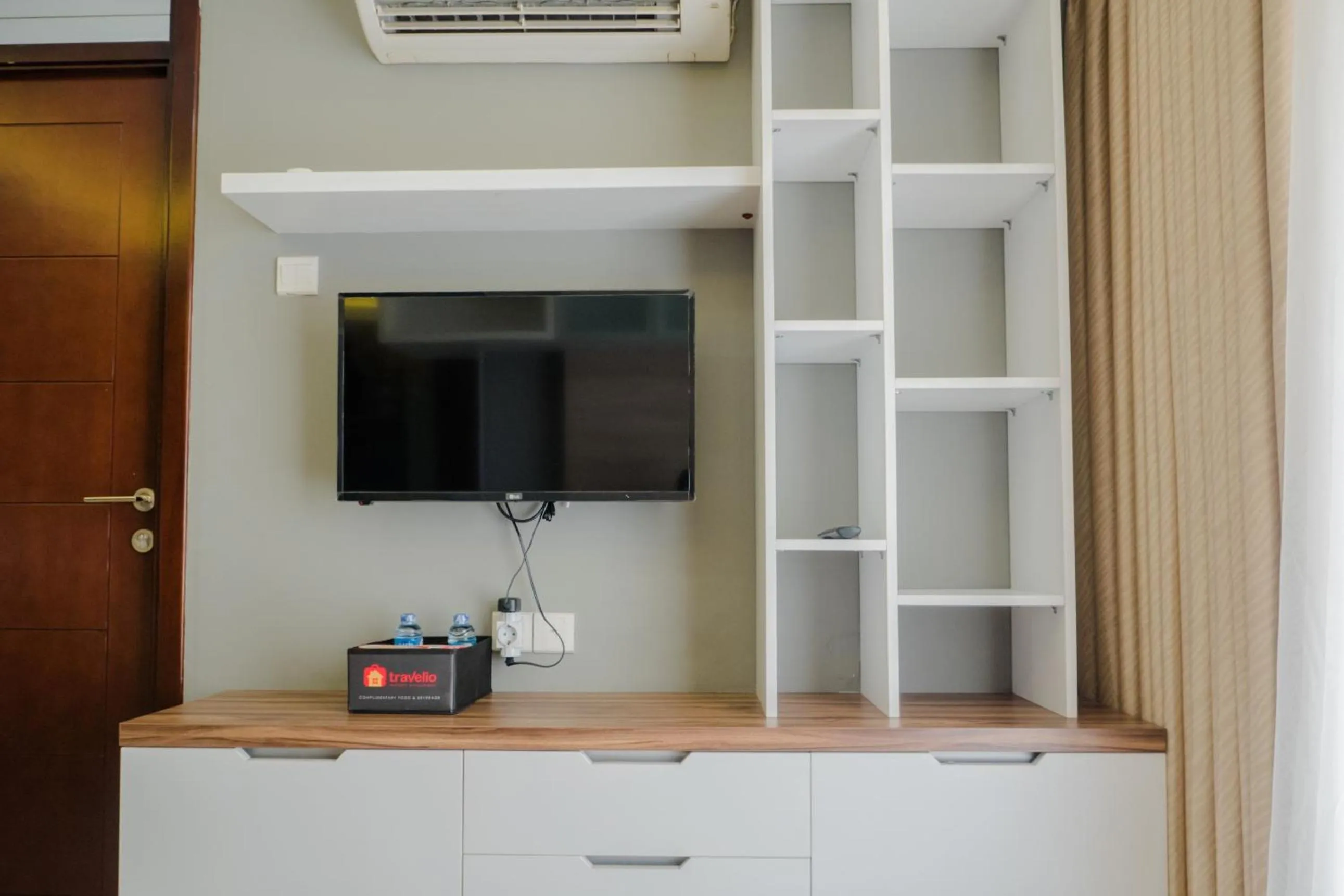 Pleasant 2BR Apartment at Gateway Pasteur By Travelio