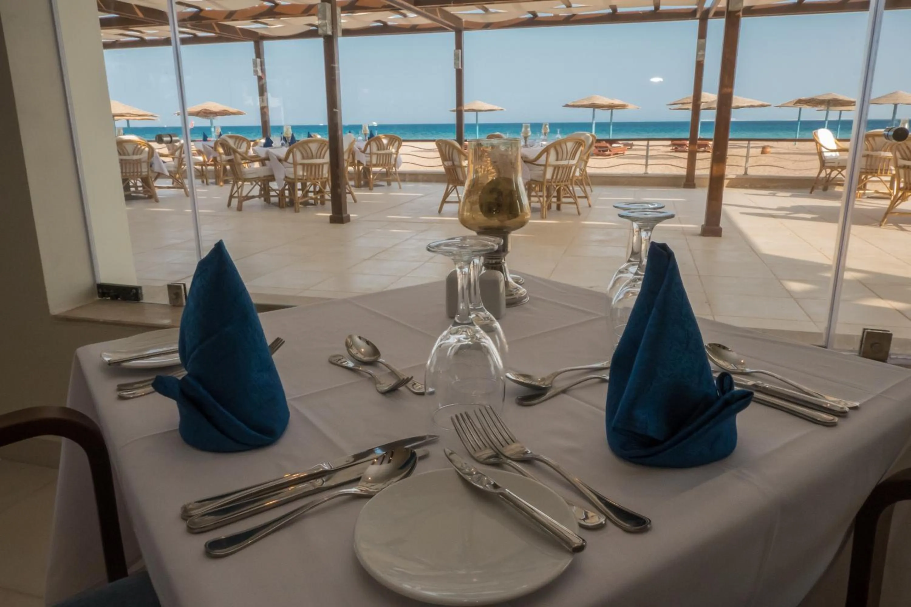 Restaurant/places to eat in Shams Lodge