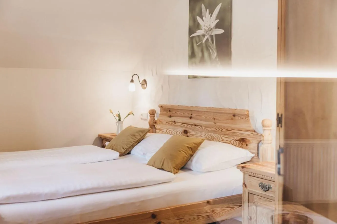 Bed in Naturel Hoteldorf Schönleitn