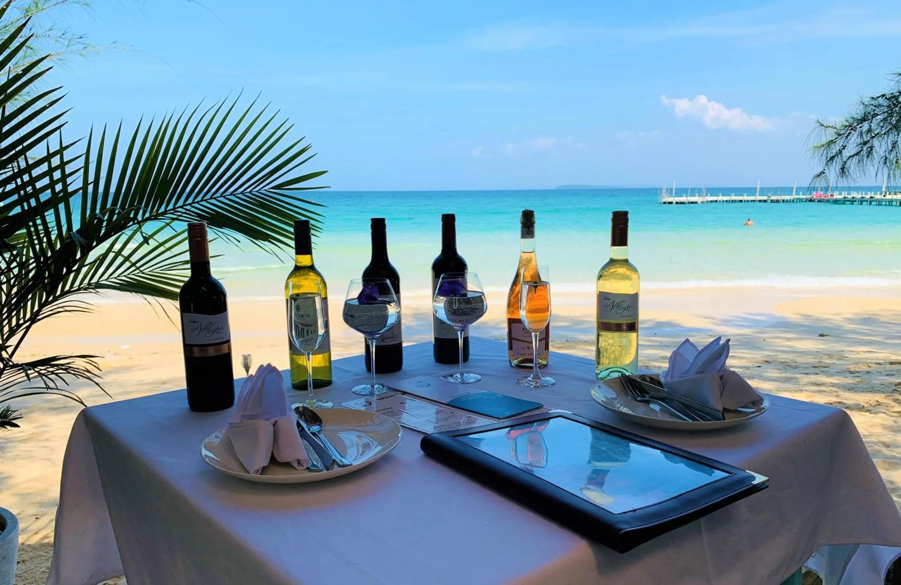 Restaurant/places to eat in Tube Resort by EHM