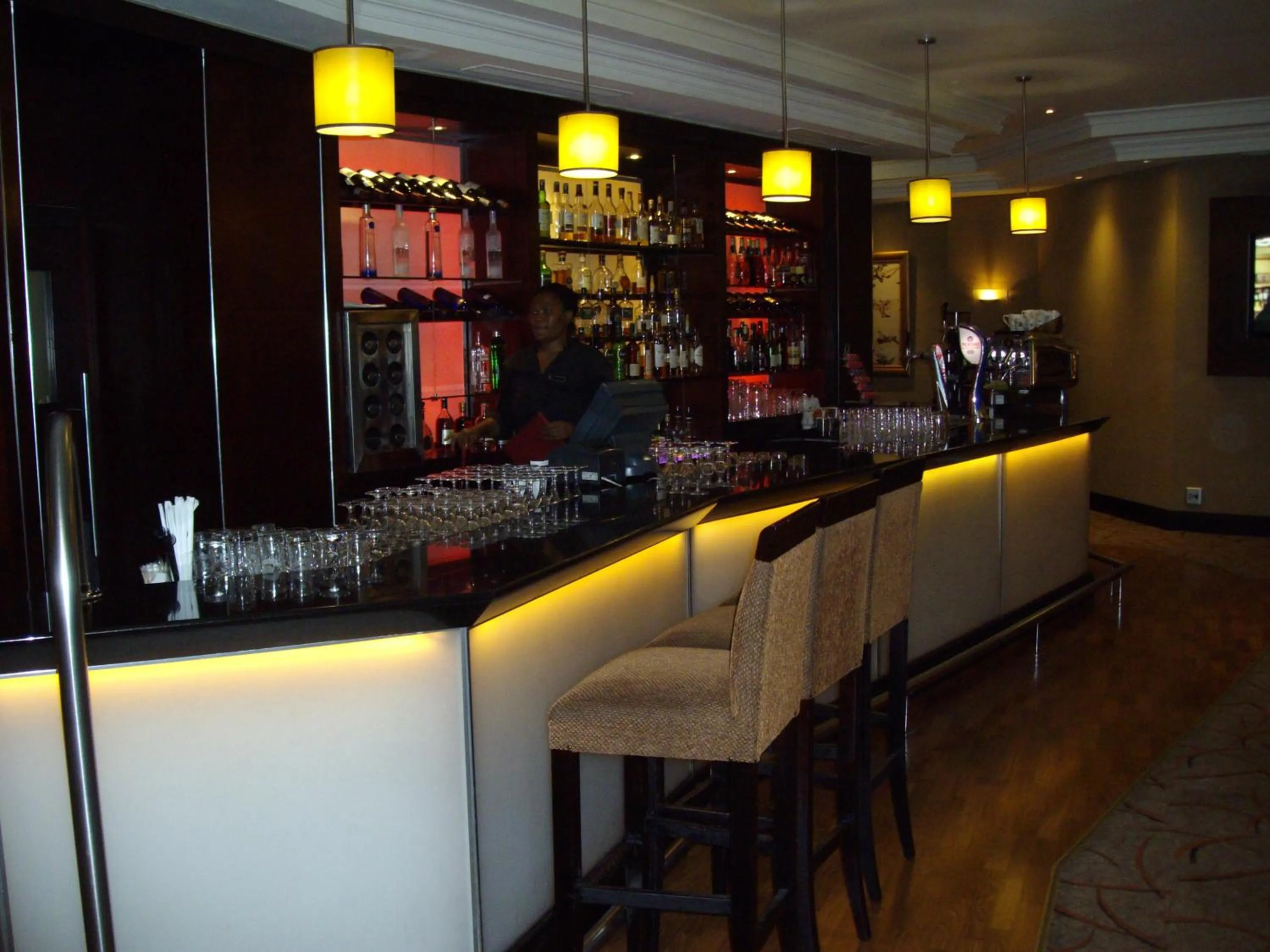 Restaurant/places to eat in Southern Sun OR Tambo International Airport