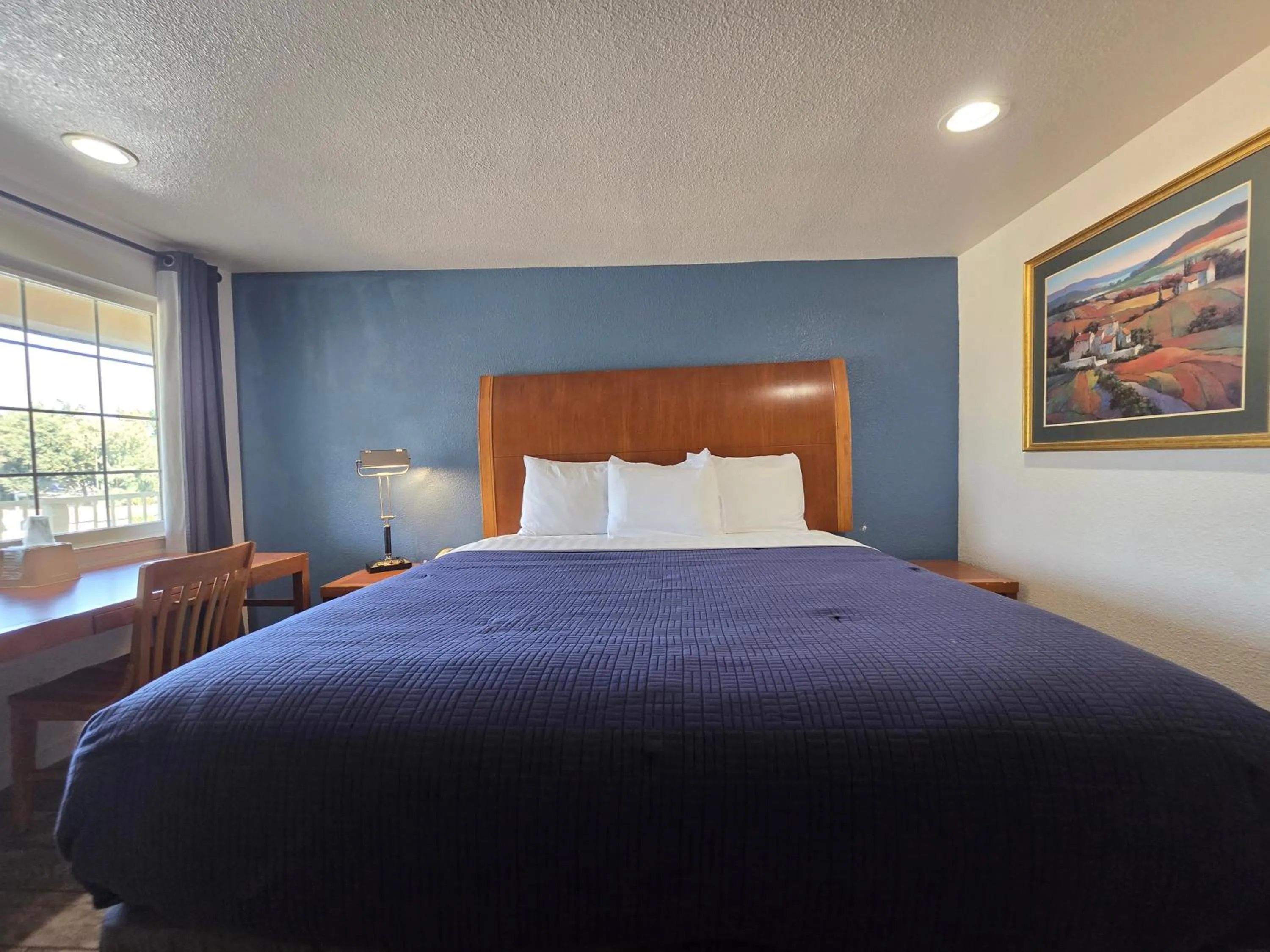 Bed in Peach City Inn - Marysville/Yuba City