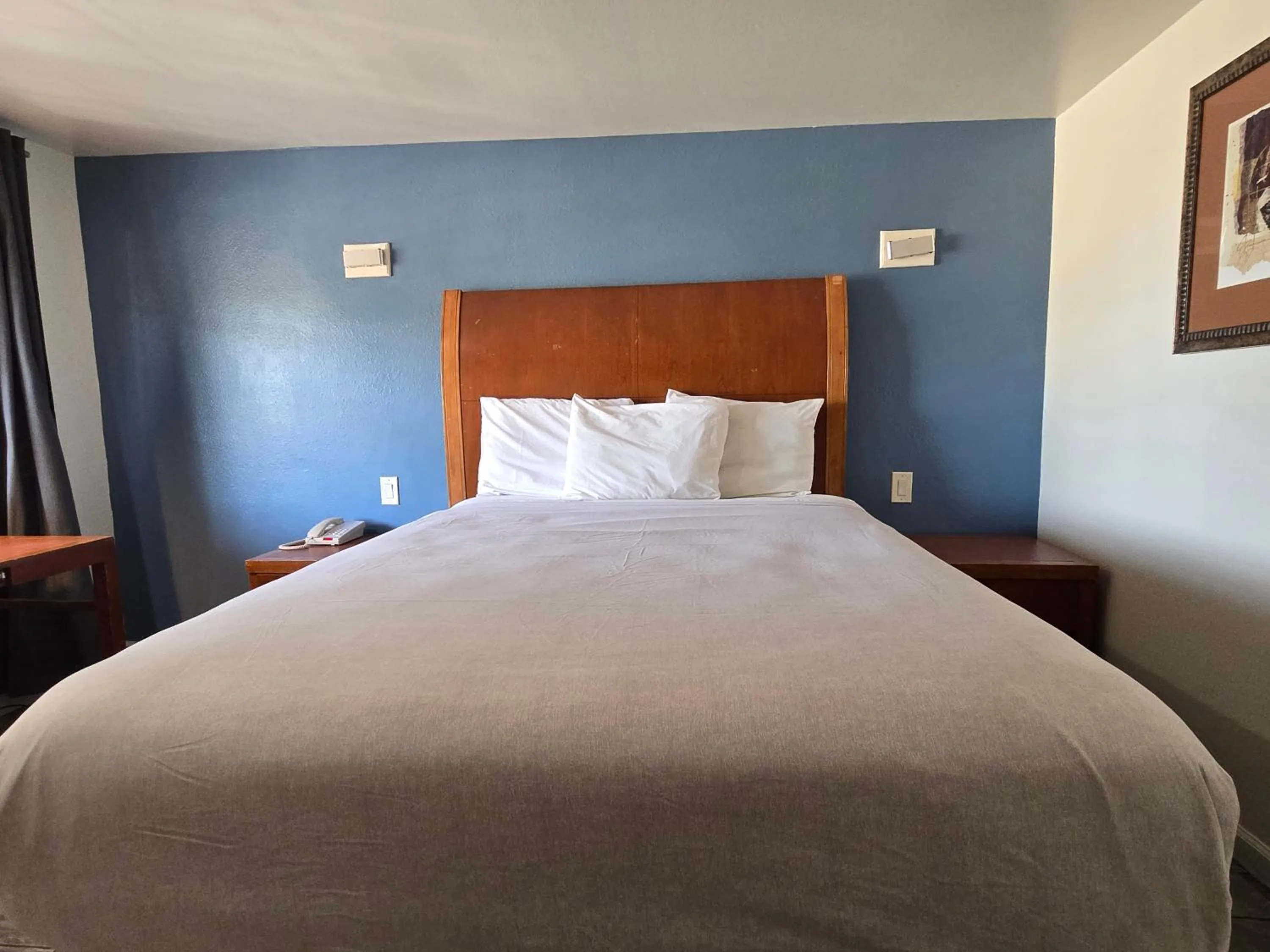 Bed in Peach City Inn - Marysville/Yuba City