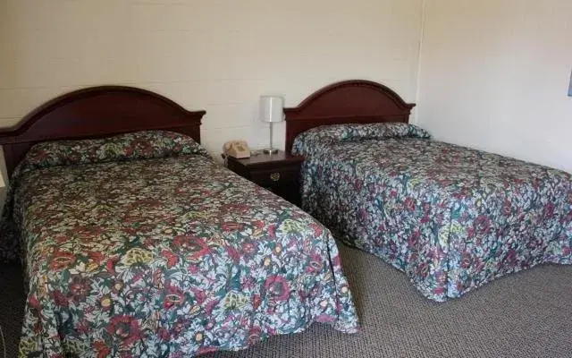 Double Room with Two Double Beds - Smoking in The Inn Double Room with Two Double Beds - Smoking in The Inn