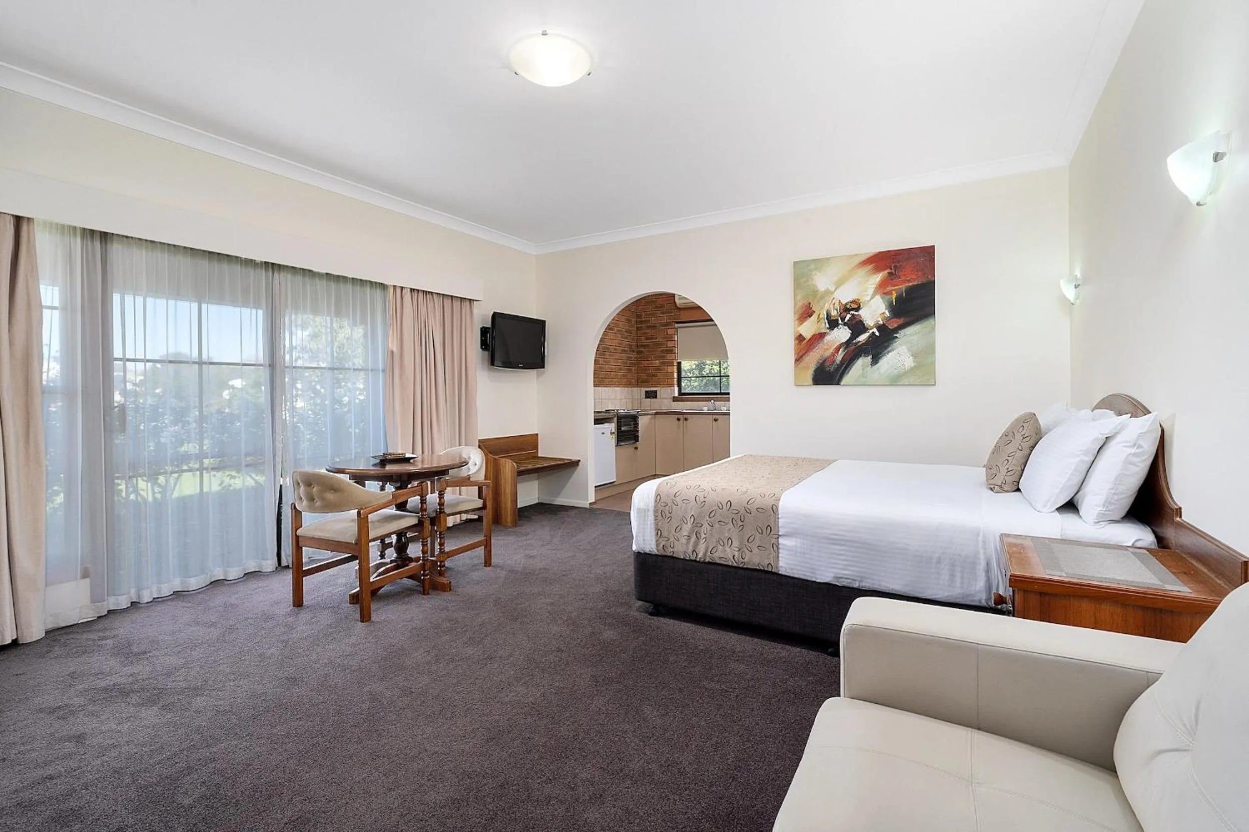 Bedroom, Bed in Heritage Motor Inn Corowa