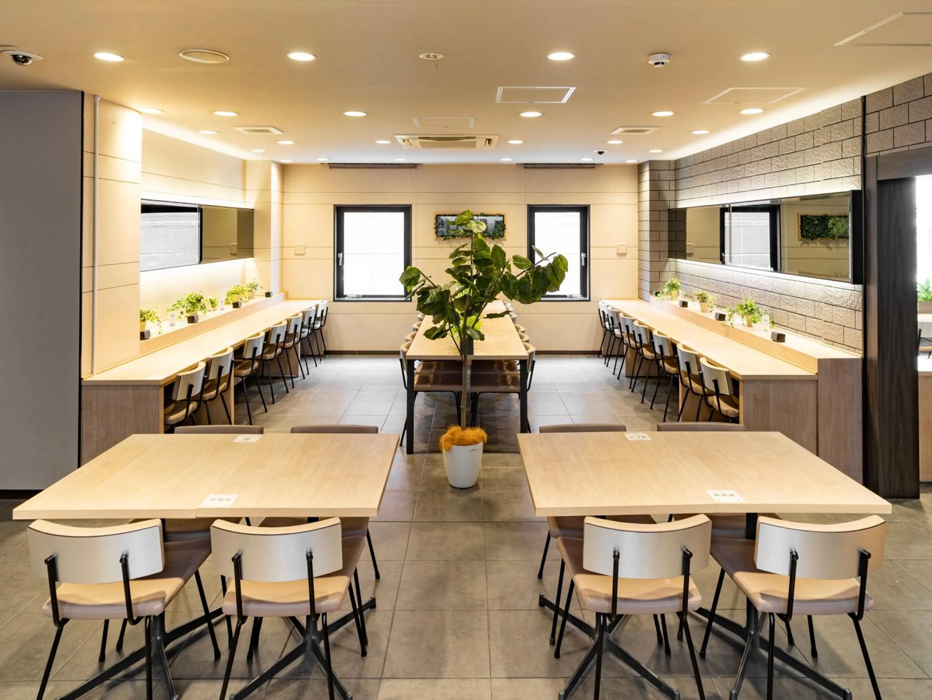 Dining area in Super Hotel Namba Nipponbashi