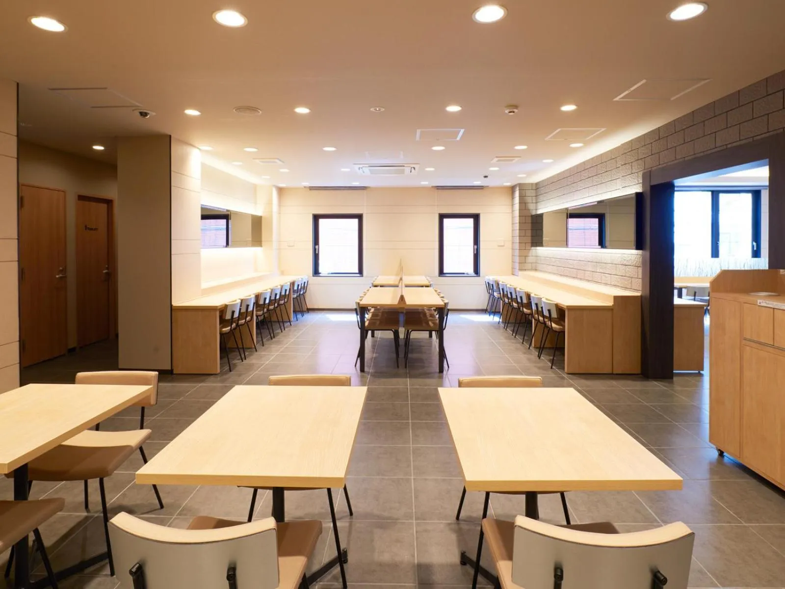 Dining area in Super Hotel Namba Nipponbashi