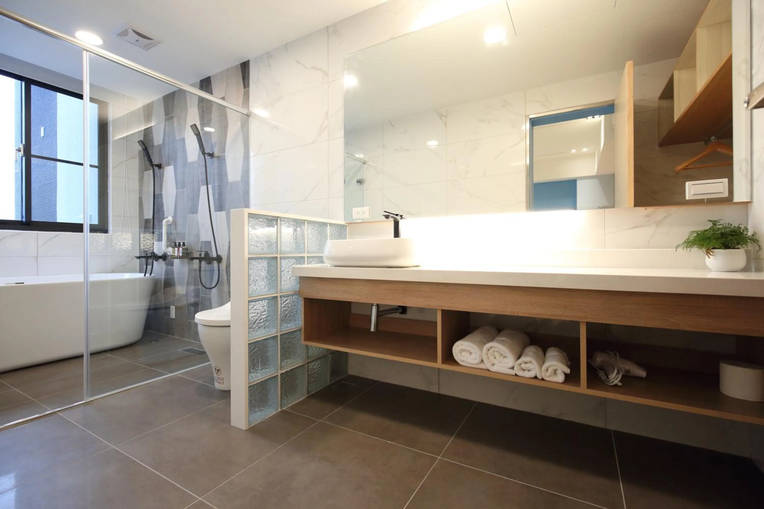 Shower in Na San Na Hai B&B