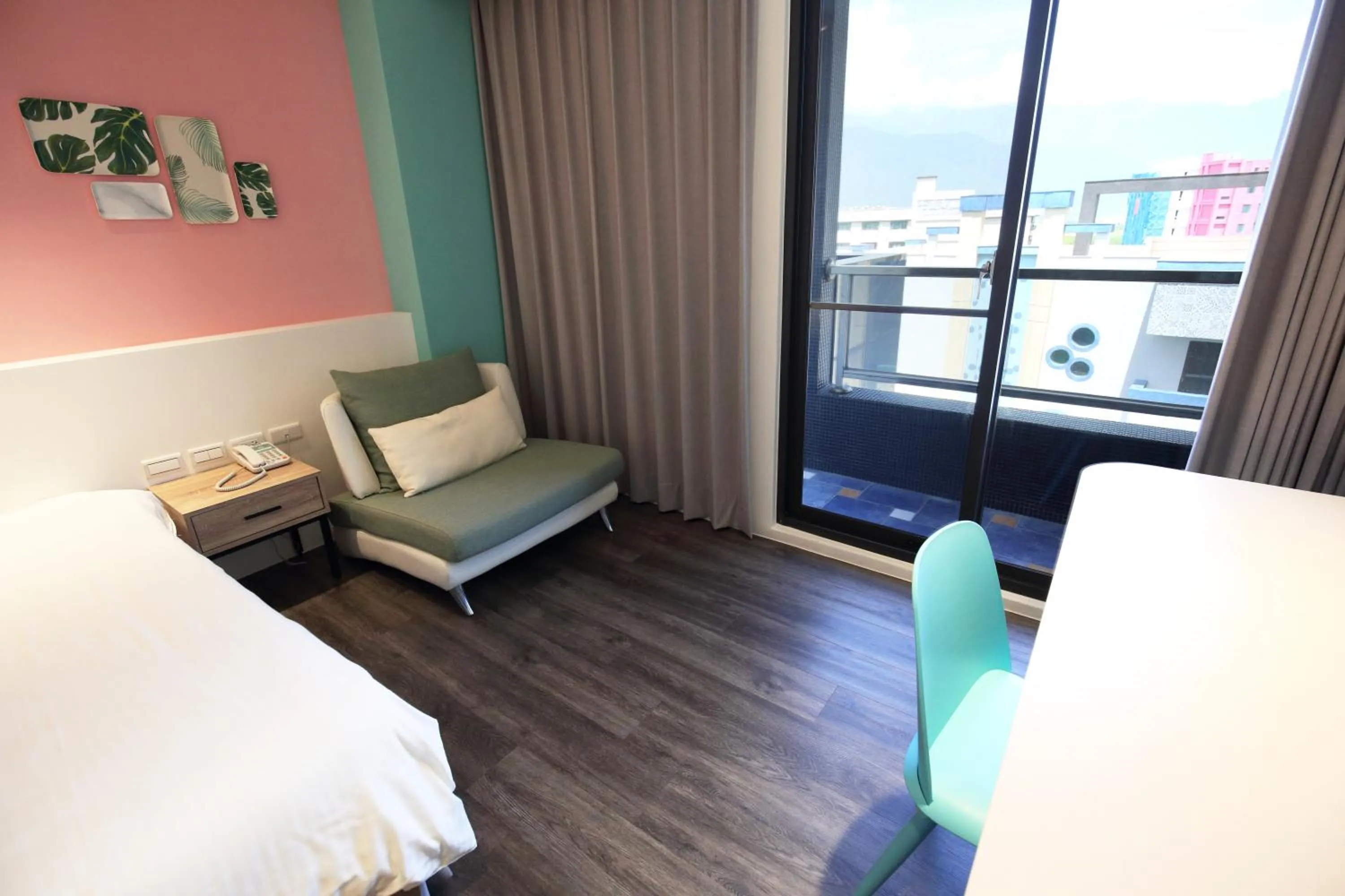 Photo of the whole room in Na San Na Hai B&B