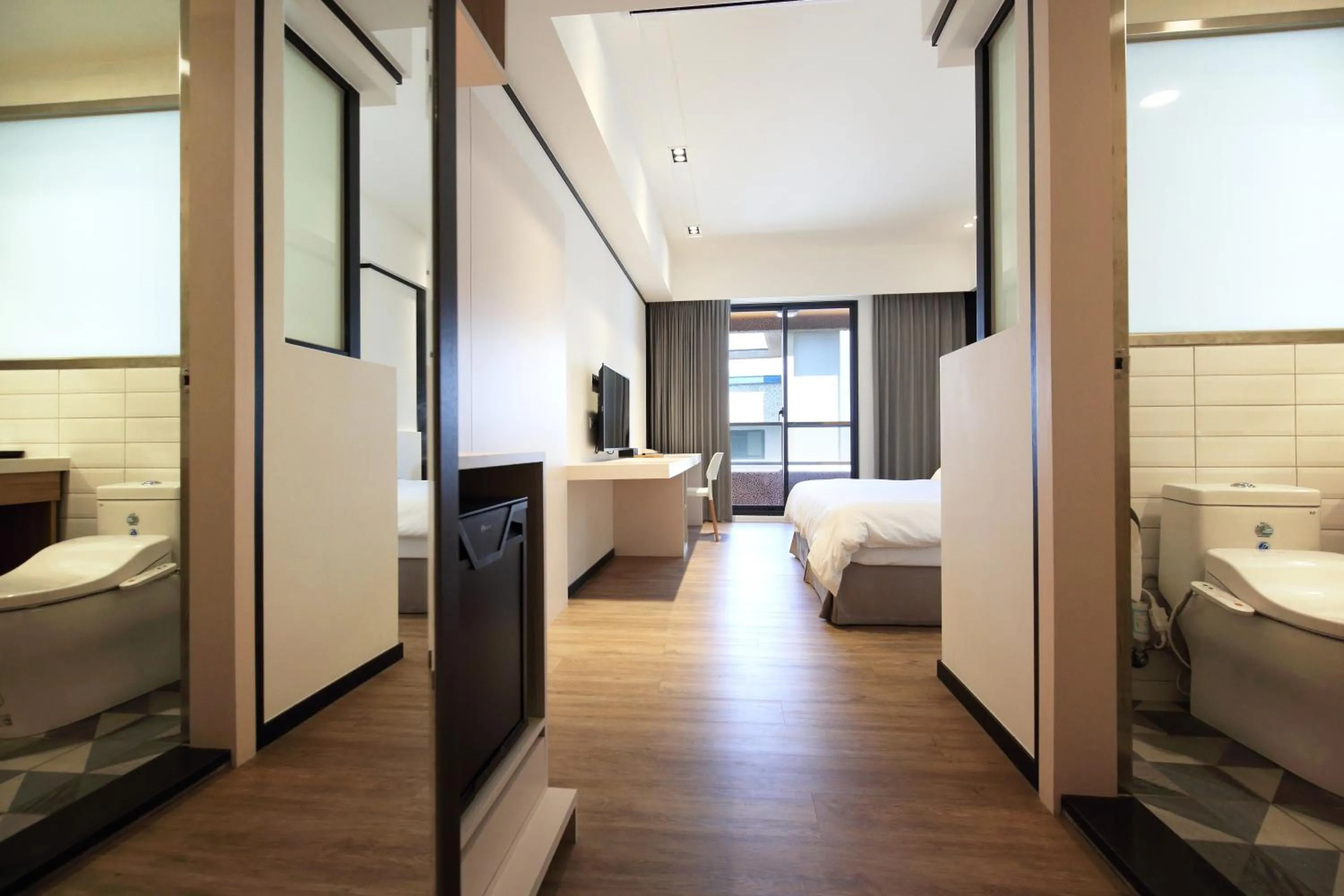 Toilet, Bed in Na San Na Hai B&B