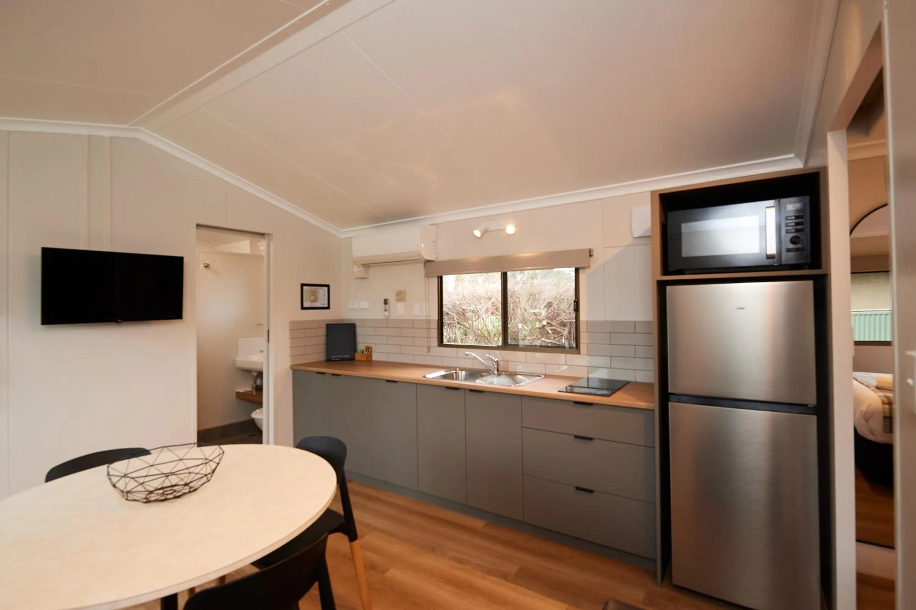 Kitchen or kitchenette in Pine Country Caravan Park