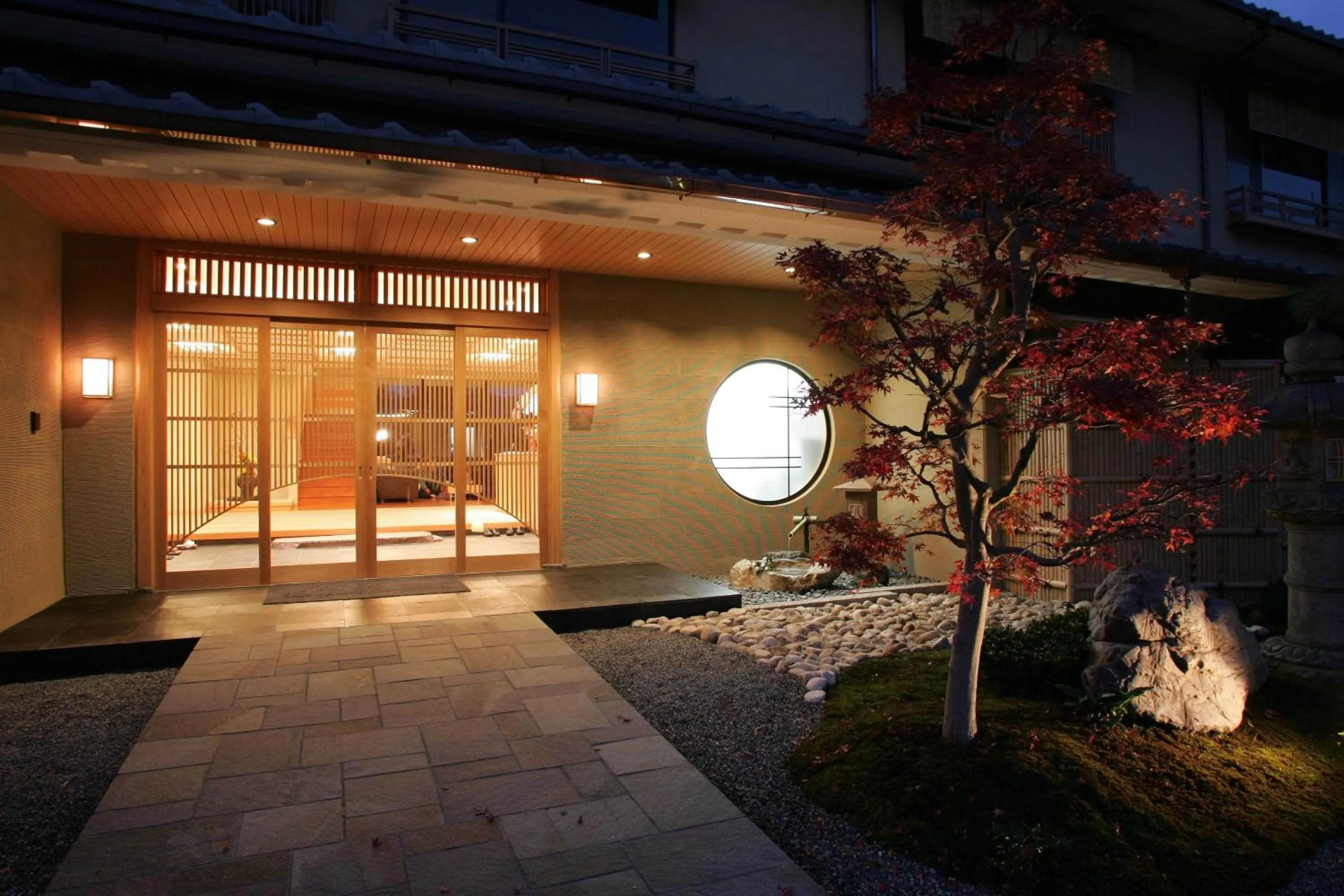 Facade/entrance in Rangetsu