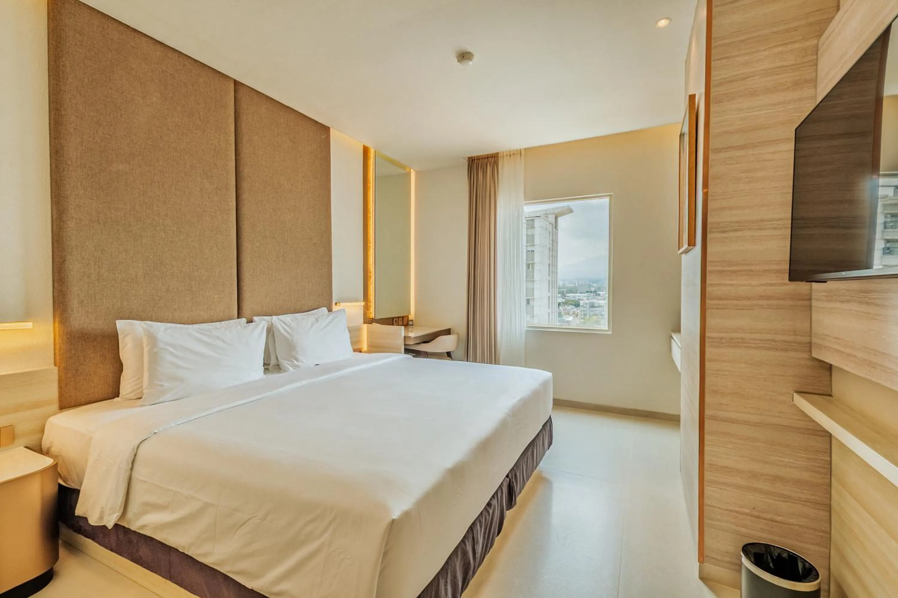 Bed in Gino Feruci Braga by KAGUM Hotels